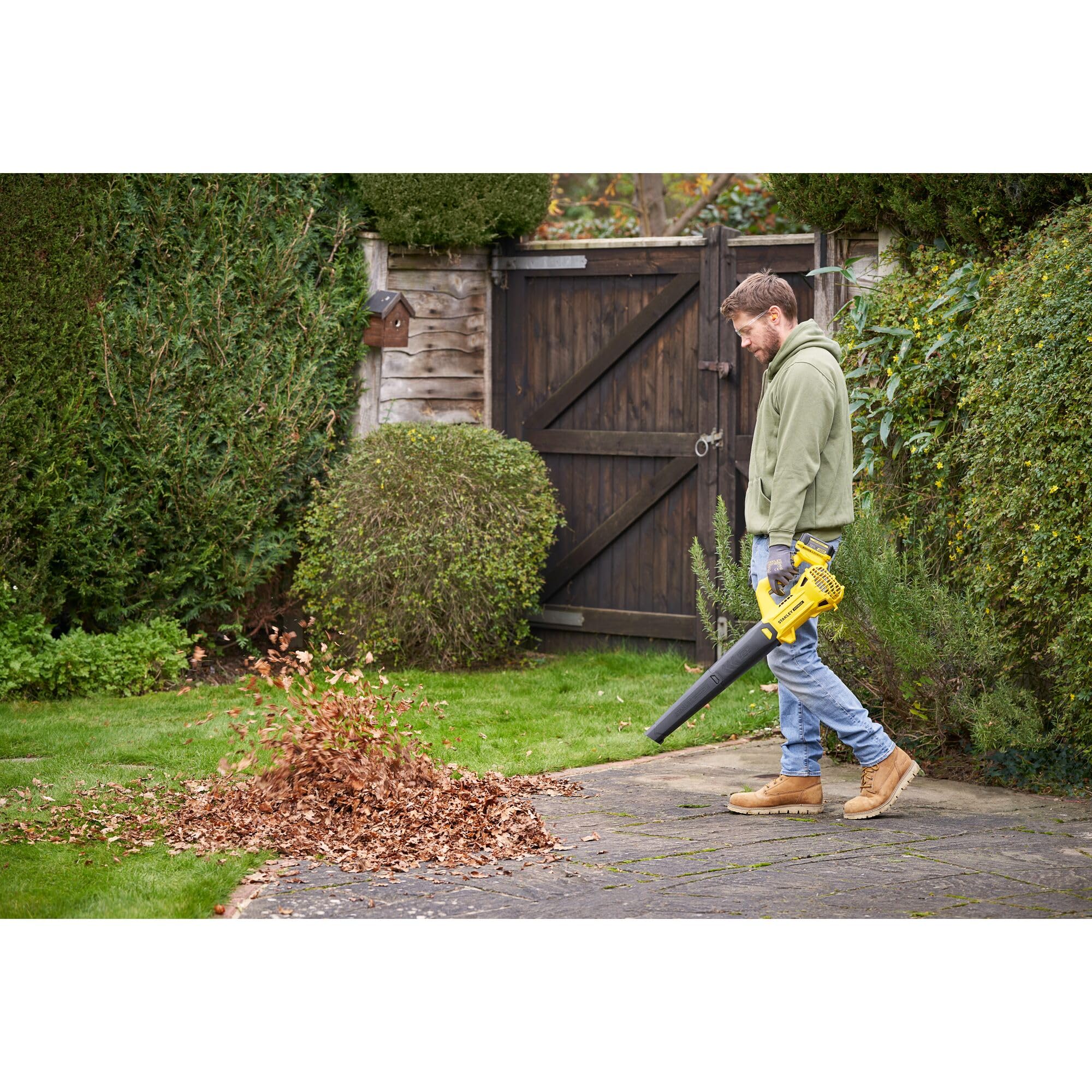 STANLEY FATMAX Souffleur sans Fil STANLEY FATMAX V20, Distance de dégagement de 3 m, unité Nue, SFMCBL714B-XJ