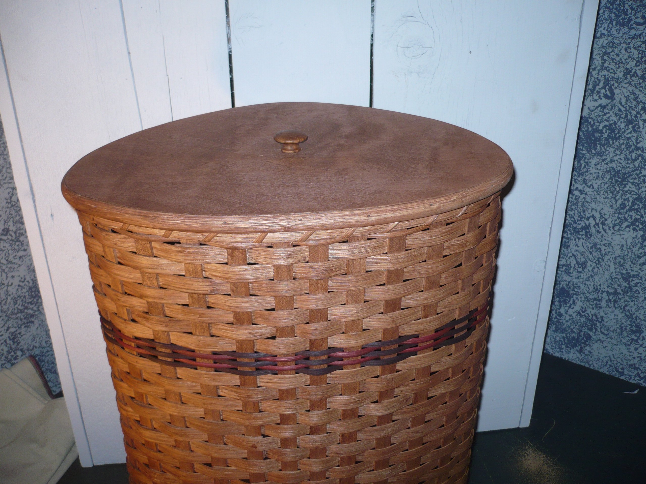 KENZIE'S STARS AND GIFTS Corner Hamper Basket with Lid. Measures 25