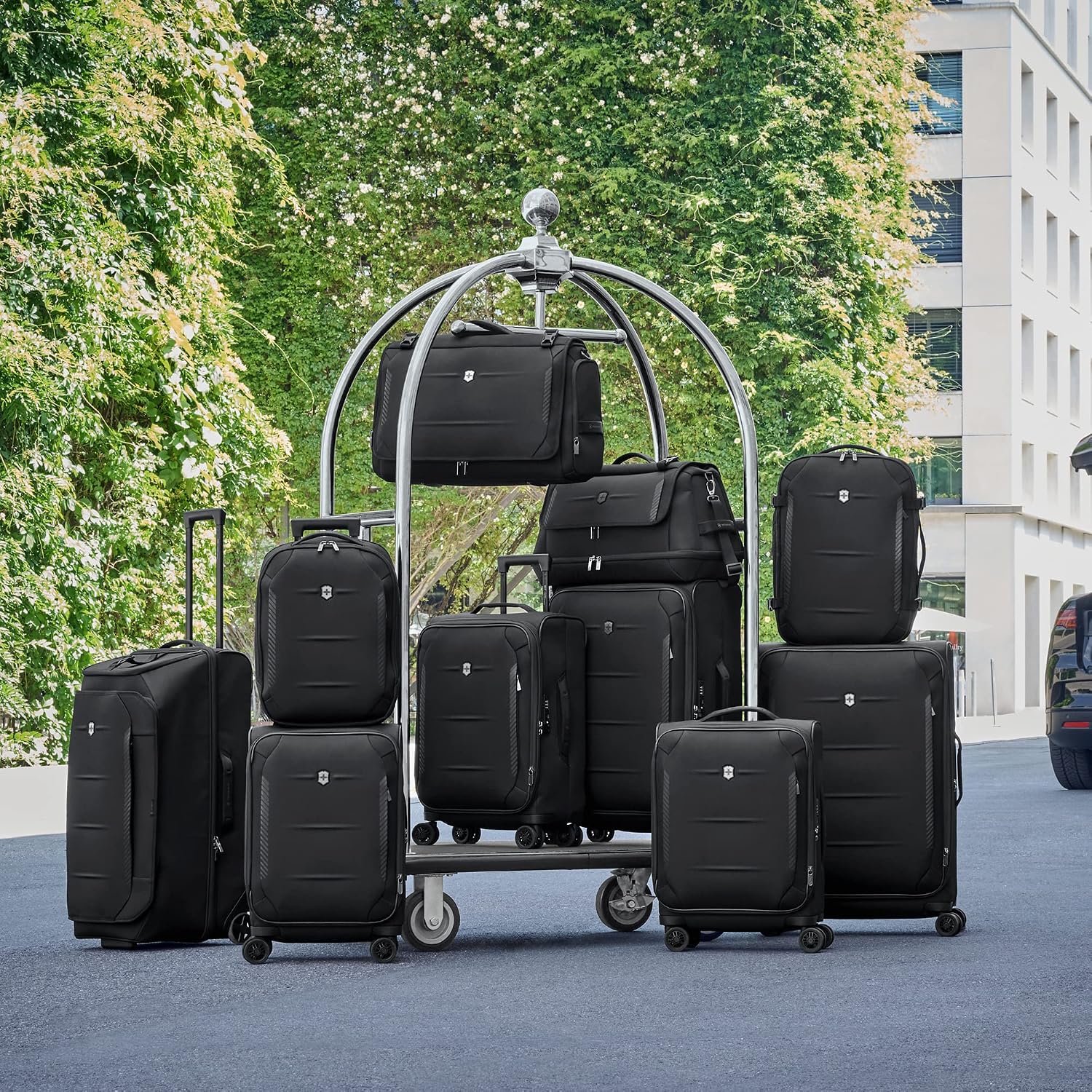Victorinox Crosslight City Daypack - Professional Business Backpack for Daily Use - Lightweight Laptop Backpack - Black