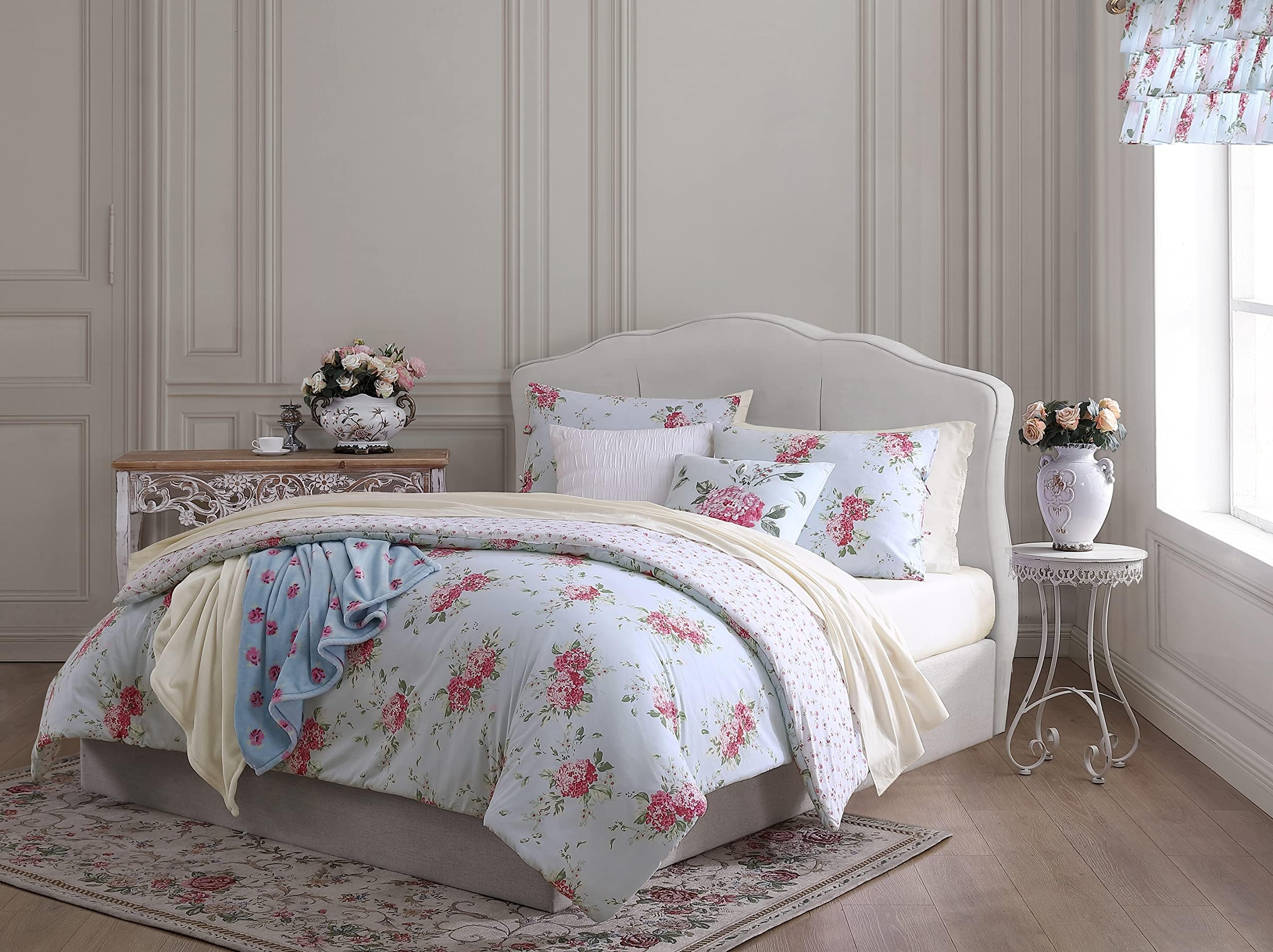 Amazon.com: Shabby Chic® - King Comforter Set, Reversible Cotton ...