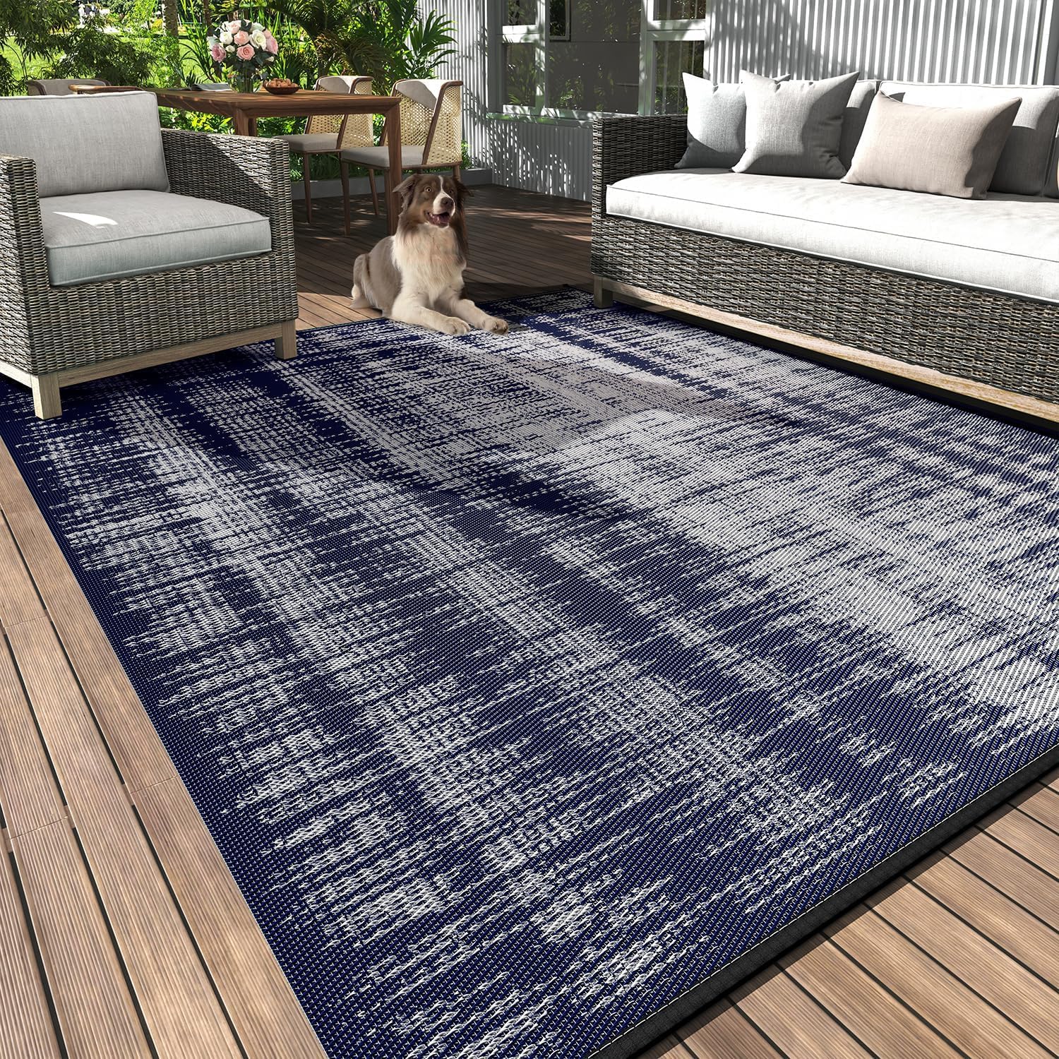 MontVoo Plastic Straw Outdoor Rug