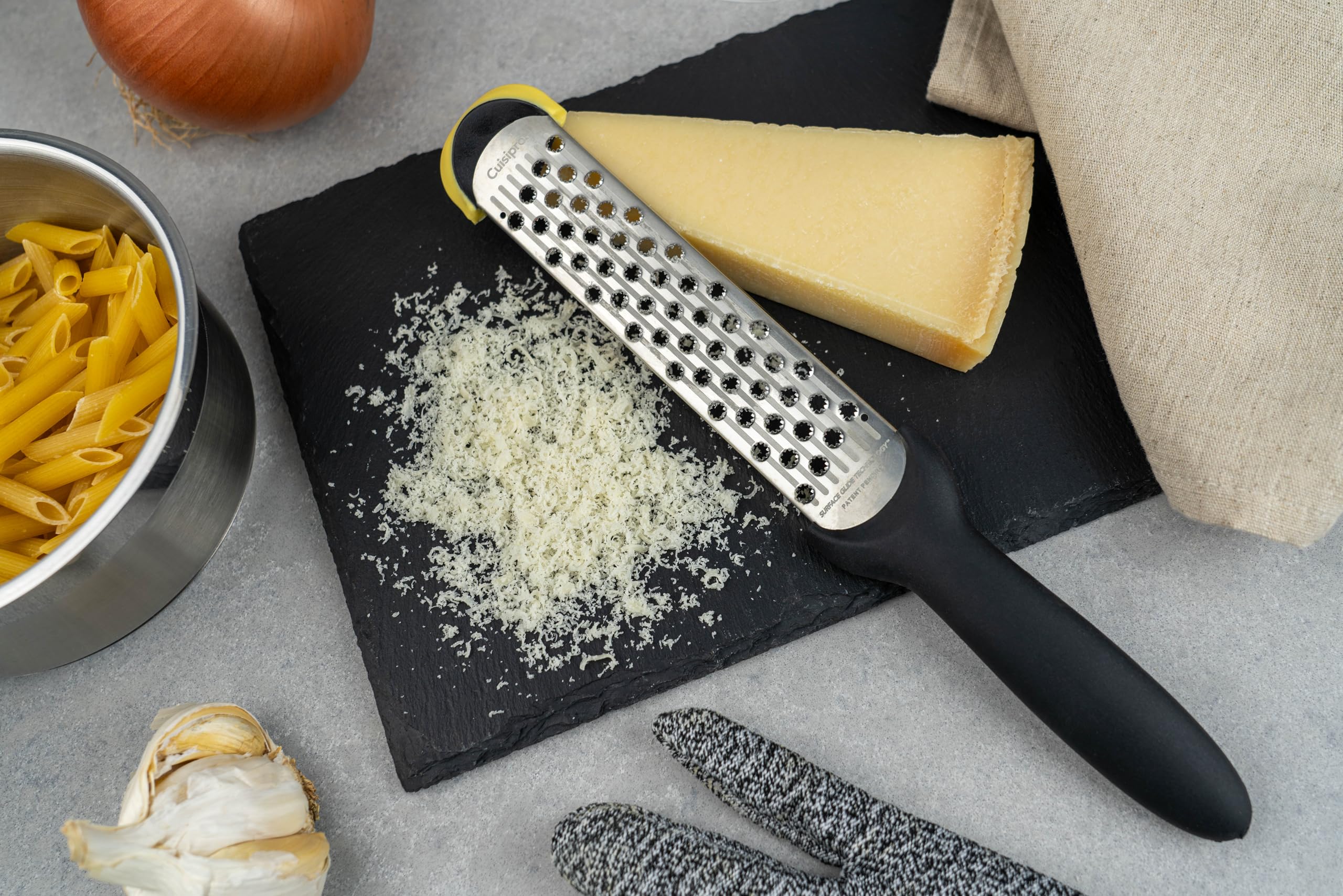 CUISIPRO Kronenraspel Edelstahl - Küchenreibe Mit Soft-Touch Griff