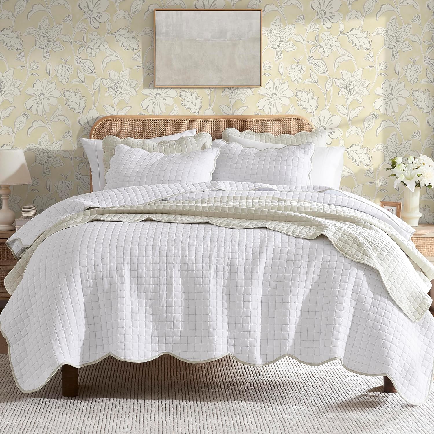 WDCOZY White Oversized California King Size Quilt Bedding Set, Cal King Scalloped Farmhouse Country Rustic Lightweight Soft Coverlet for All Season, Cute Cozy Kantha Pick Stitch Bedspread White With Beige Edge California King