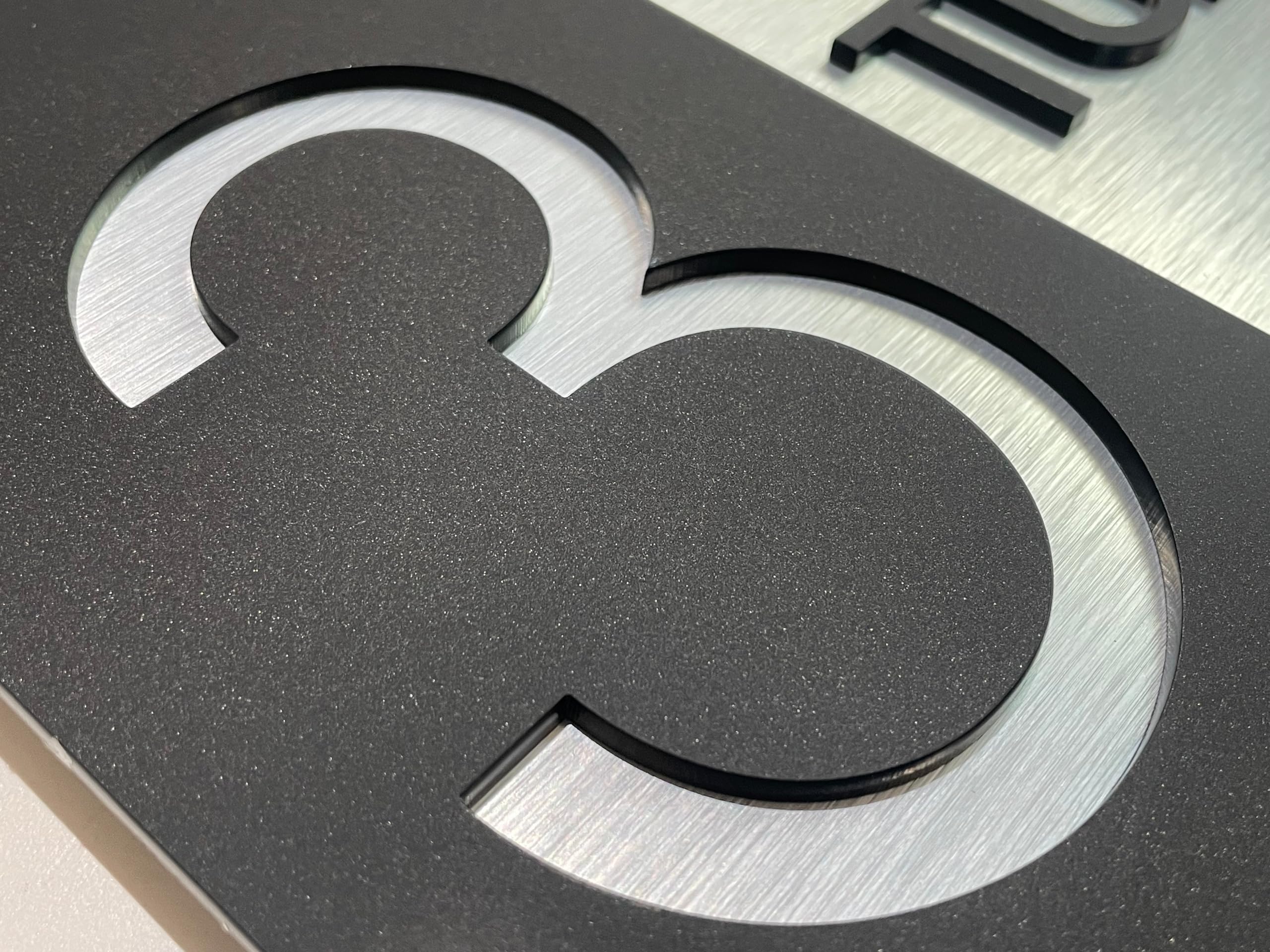 Hausnummer-Schild Adressschild haus hauswand personalisiert acrylglass 3d individuelles design (Schwarz, 40x22cm)