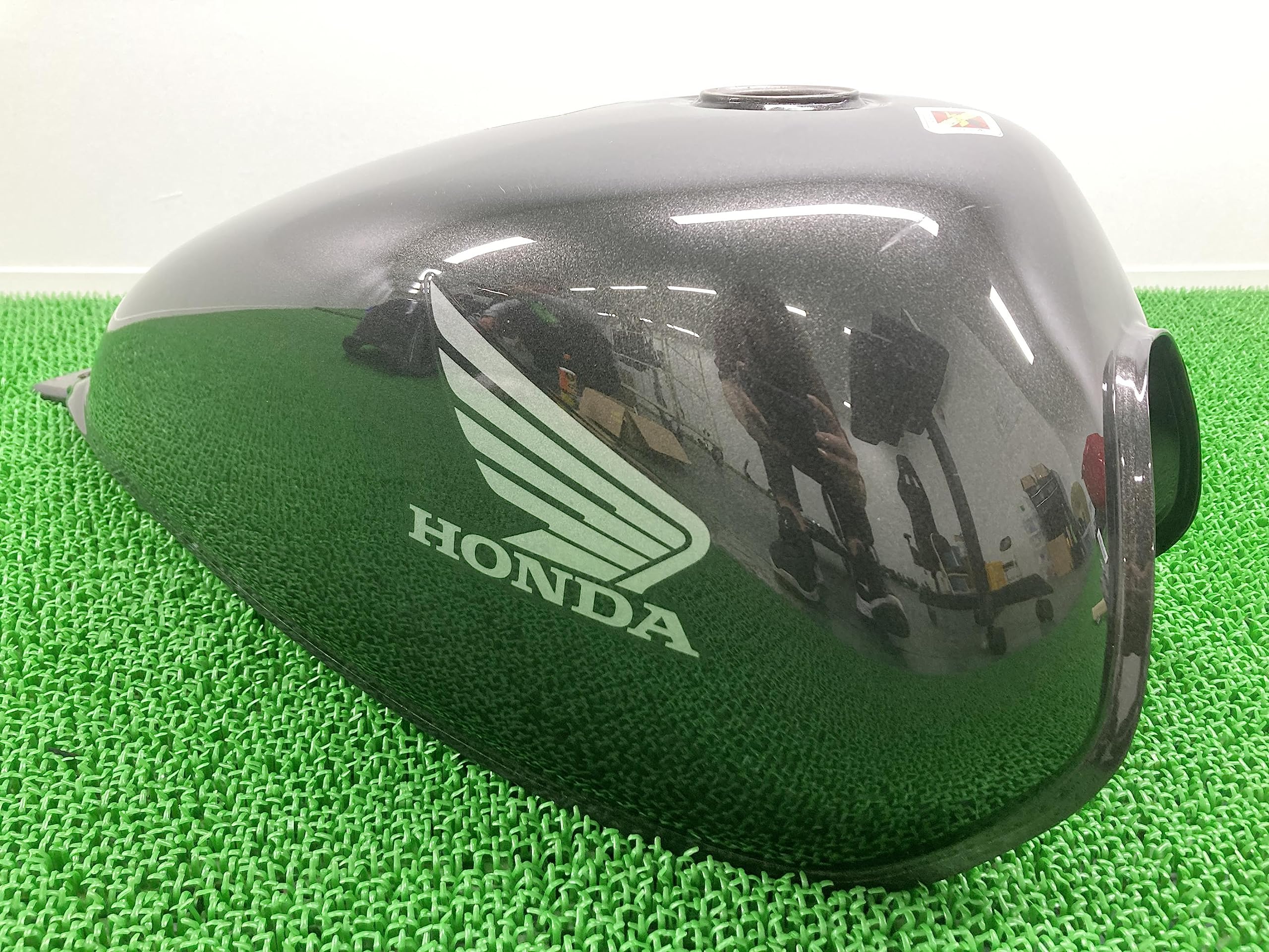 gs400 タンク　外装 Amazon | VT400S タンク ガンM MGR ホンダ 純正 中古 バイク 部品