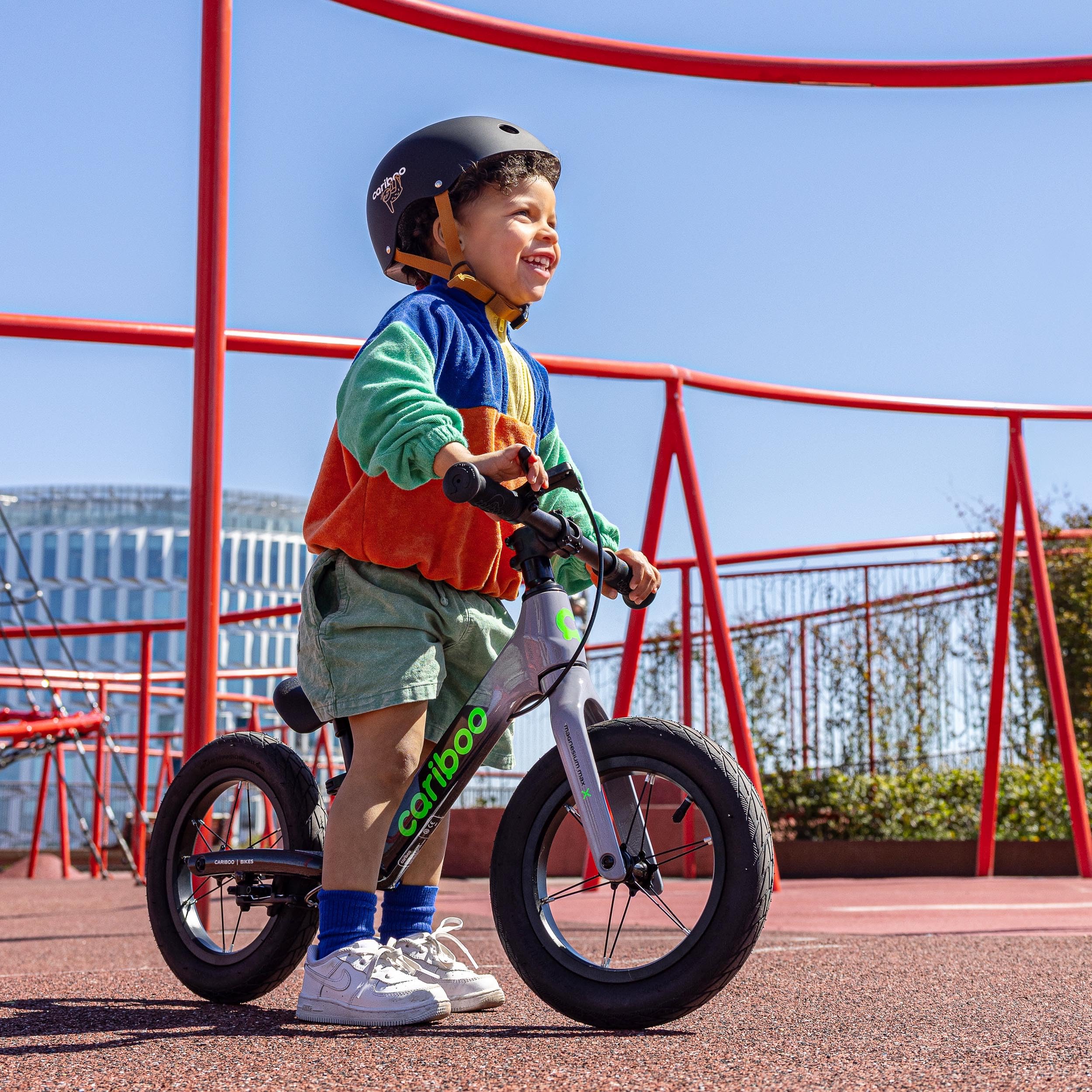 cariboo Bicicleta sin Pedales para Niños Desde 2 años - Ultraligera 3,6 kg - Sillín y Manillar Ajustables - Cuadro de Magnesio, Freno V-Brake - Carga hasta 30 kg - Magnesium MAX