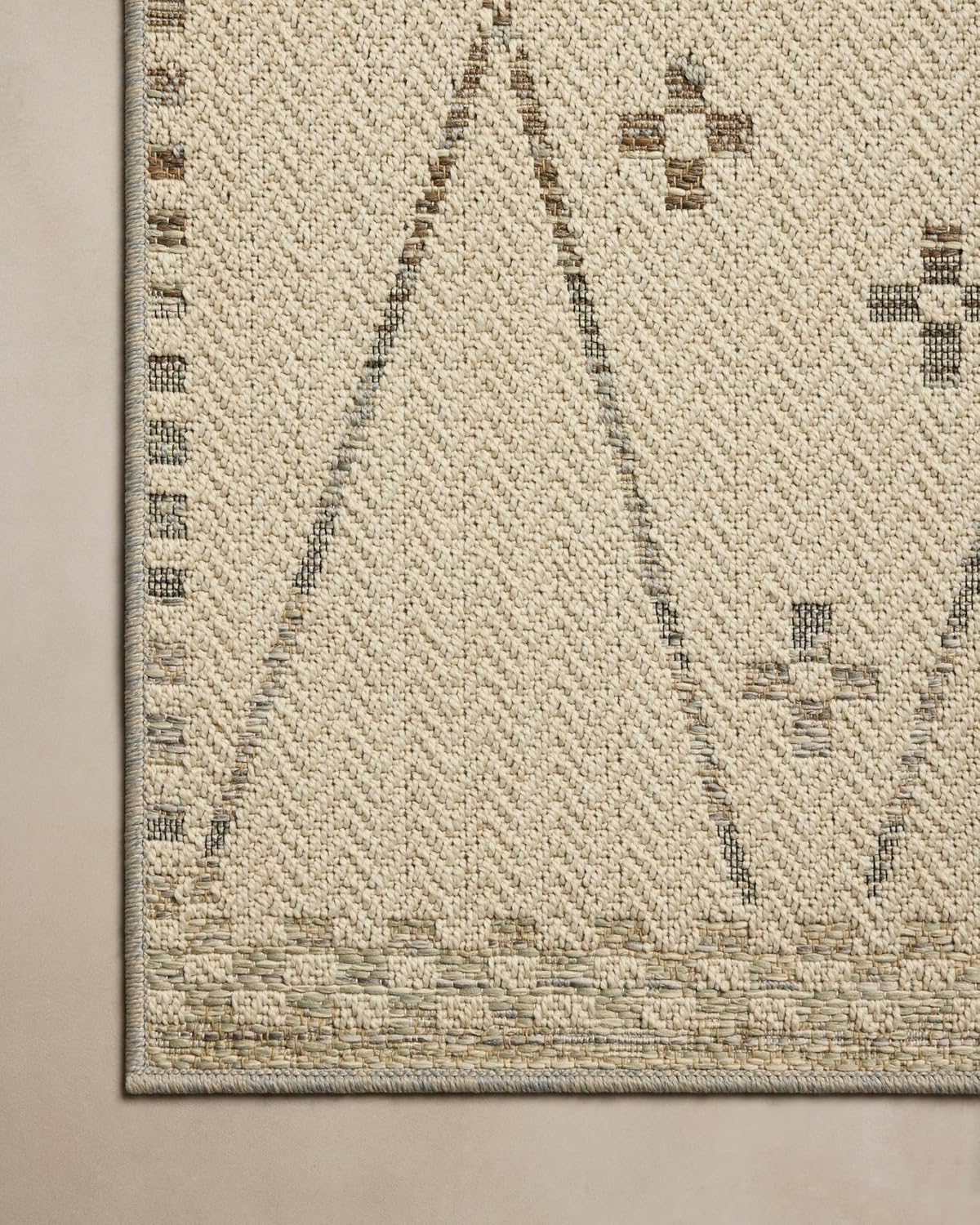 Loloi Saylor Collection SAY-01 Ivory/Pebble 11' x 15' Indoor/Outdoor Area Rug