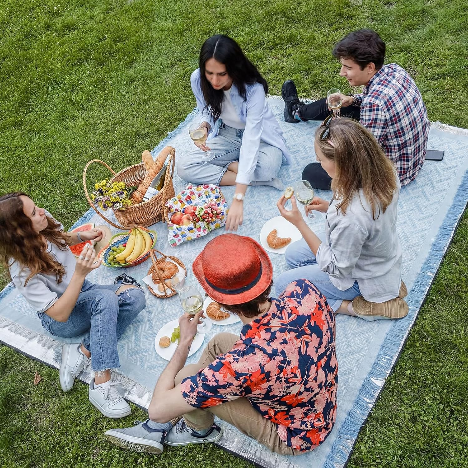 Hahafelt Extra Large Outdoor Picnic Blanket Oversize Beach Woven Cotton Yarn Blanket with Fringe Machine Washable Sandproof Portable for Spring Summer Camping Beach Park(Blue)