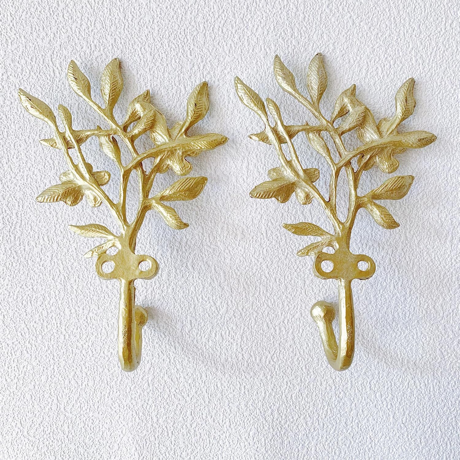 Vintage Flower-Shaped Decorative Wall Hooks, 2 Pack Hand-Painted Floral Metal Wall Hook Rack Hangers for Hanging Coats, Clothes, Keys, Hats, and Towels