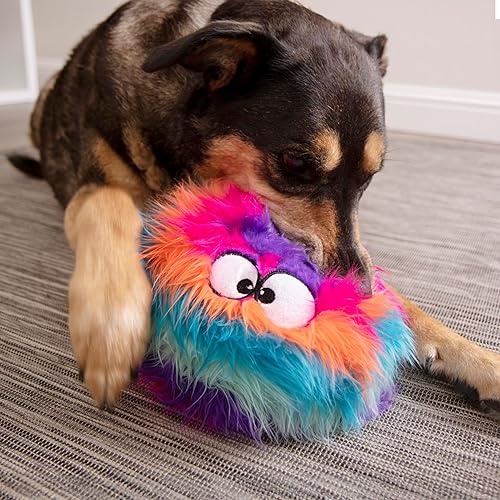 Vista 2 de goDog Furballz Squeaky Plush Ball Dog Toy, Chew Guard Technology - Cool Rainbow, Large Furballz (arco iris fresco)