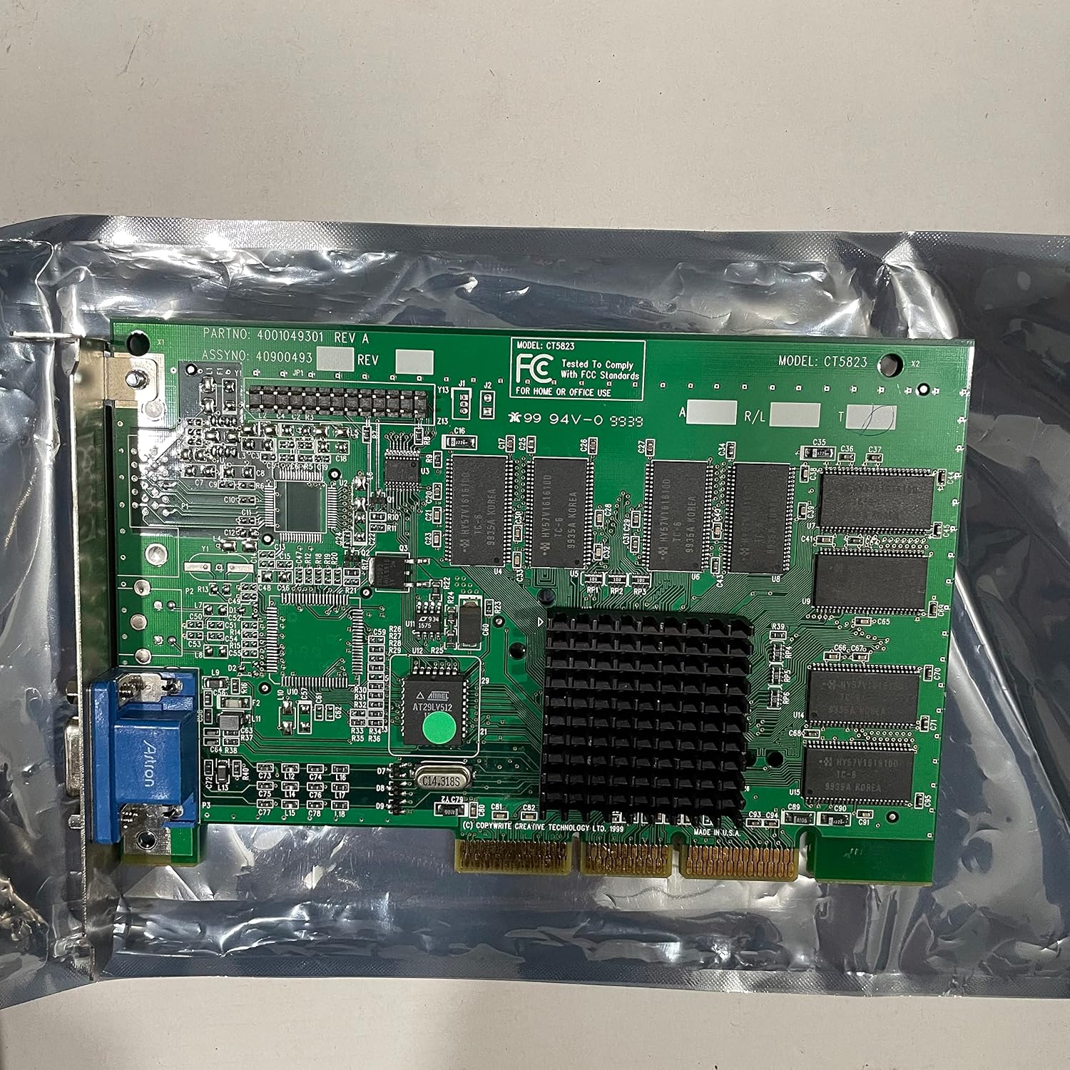 CREATIVE - Creative 32MB AGP TNT-2 VGA AGP Video Card CT5823 TNT2-32MB-R3
