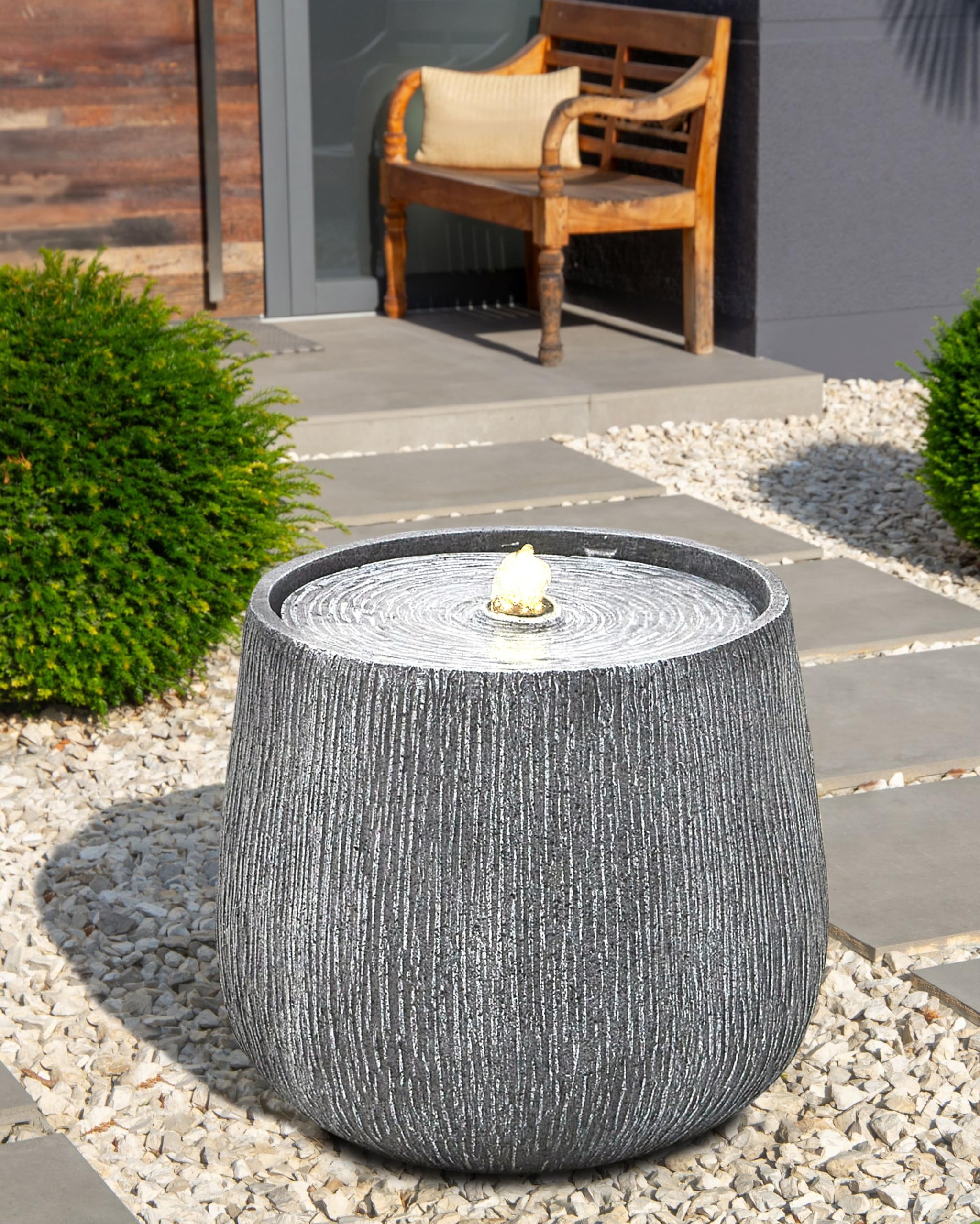 Beliani Gartenbrunnen Wasserspiel mit LED-Licht aus Kunstharz grau Cascata