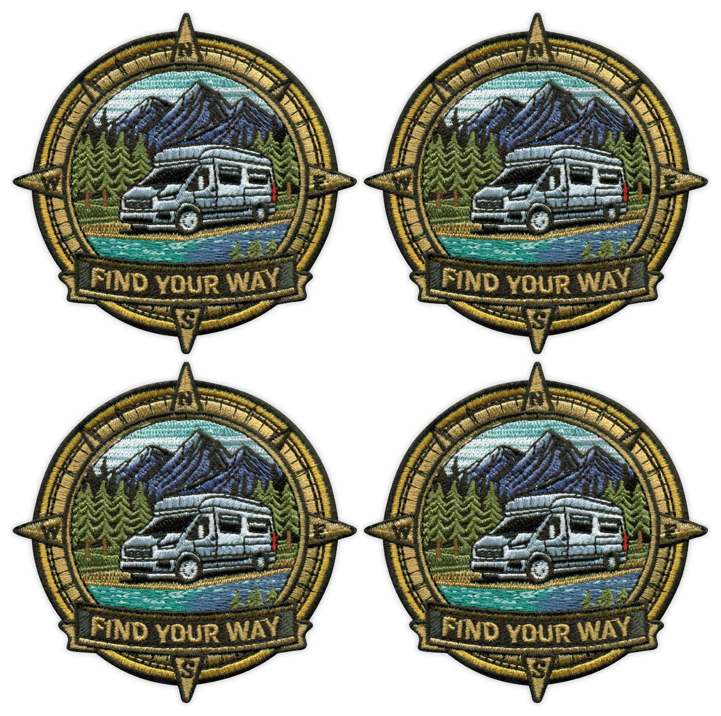 Set da quattro - Patchion Camper - TROVA LA TUA STRADA - Bussola (NSEW) - Compatibile con VELCRO® nero - Patch/Insegna/Emblema ricamato
