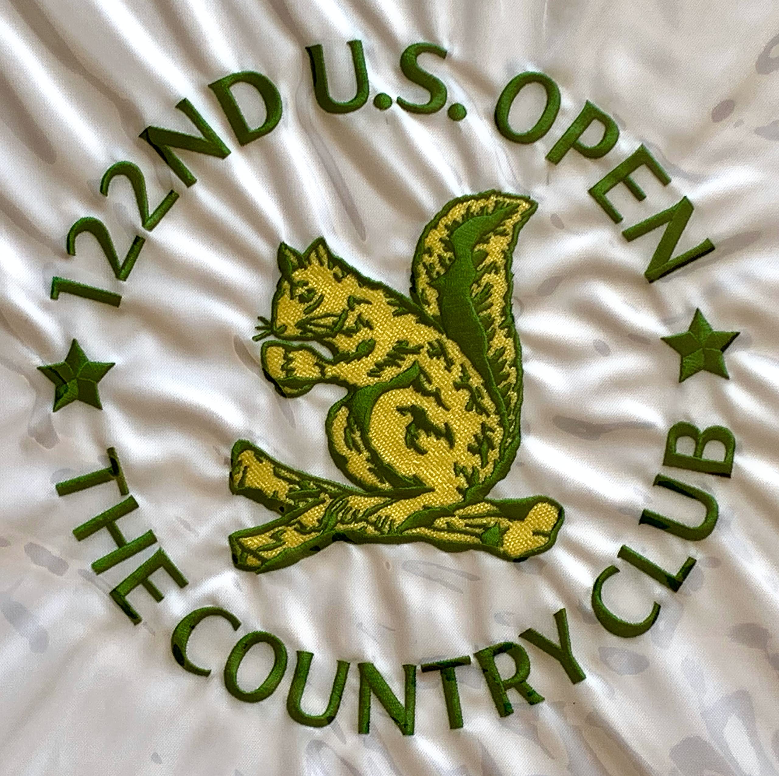 【希少】全米オープンゴルフ　2022年　公式グッズ　ピンバッジ　バッチ　リス Amazon.com: 2022 US Open Flag the country club golf embroidered