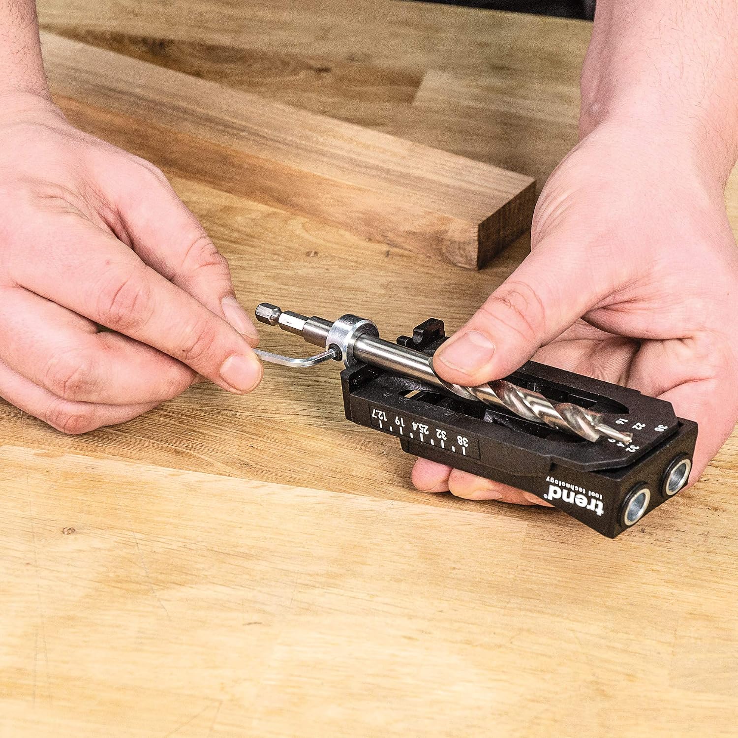 Trend Twin Pocket Hole Jig with HSS Drill Bit & Depth Setting Collar, Square Drive Bit & Pocket Hole Screws Selection, PH/JIG/C - Image 3