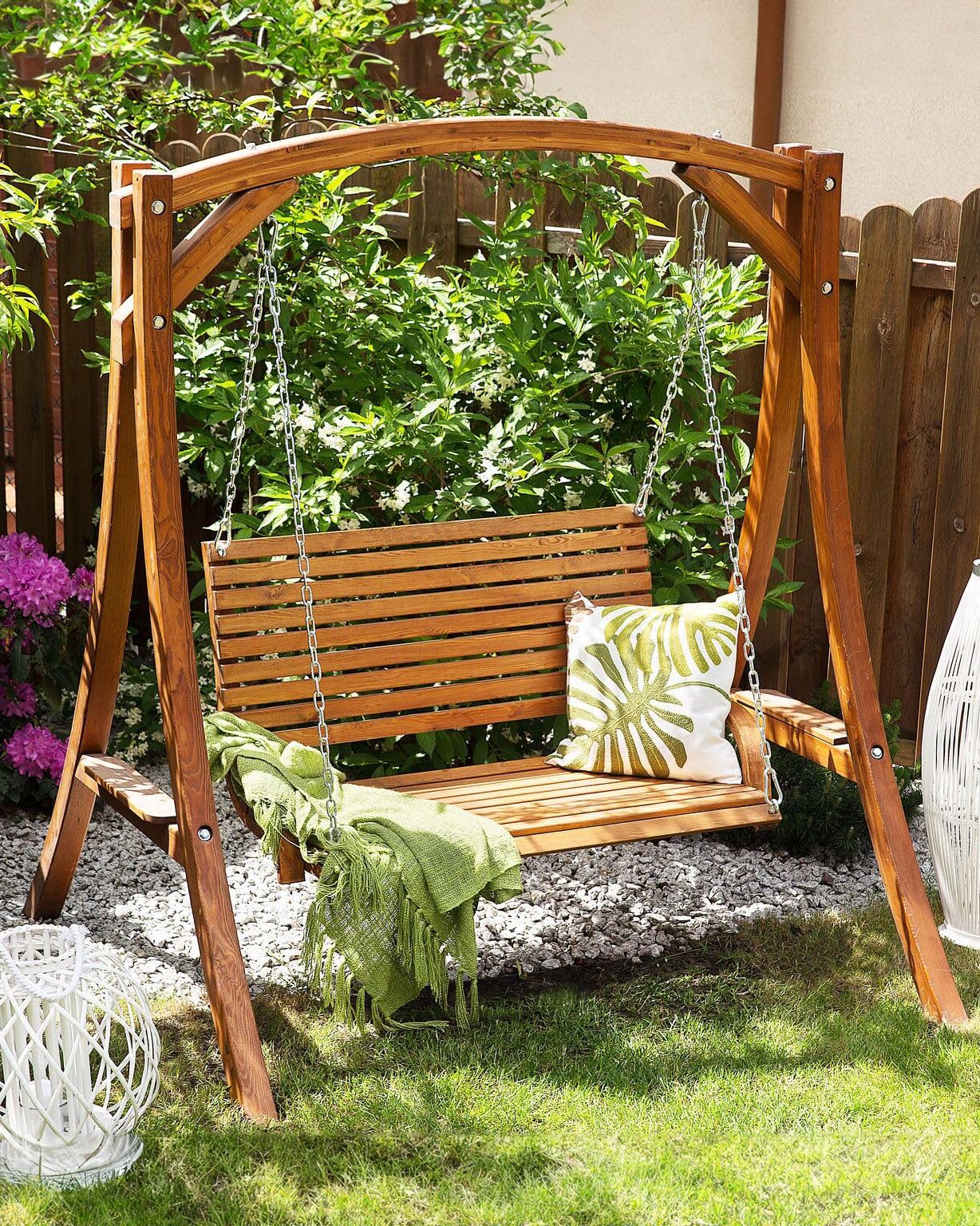 Balancelle de Jardin en Bois Foncé Assise Confortable et Élégante pour Terrasse au Style Campagne Beliani