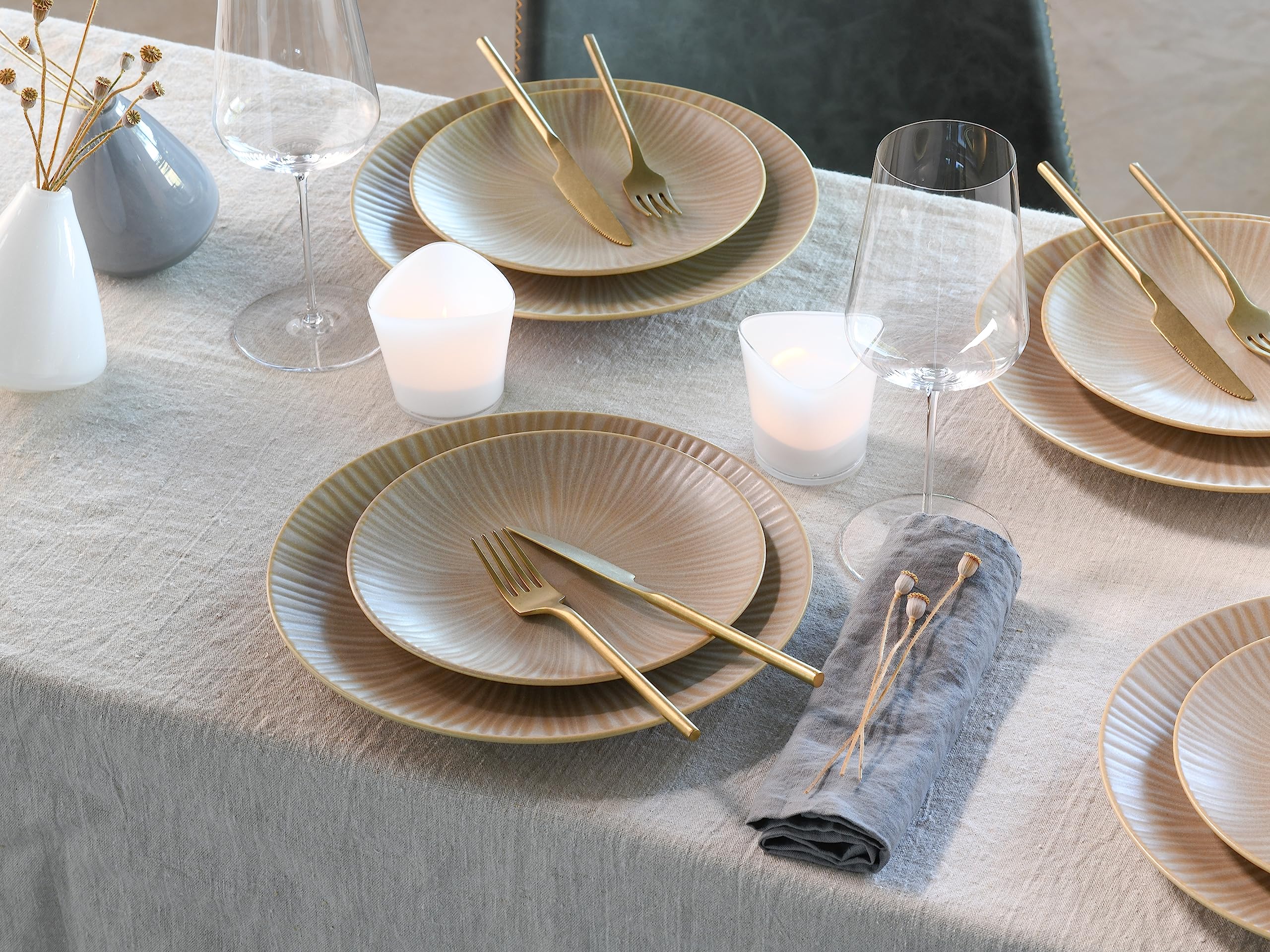 CreaTable, 23920, Serie Vesuvio Sand, 12-teiliges Geschirrset für 4 Personen, Teller Set aus Steinzeug, spülmaschinen- und mikrowellengeeignet, Made in Europe