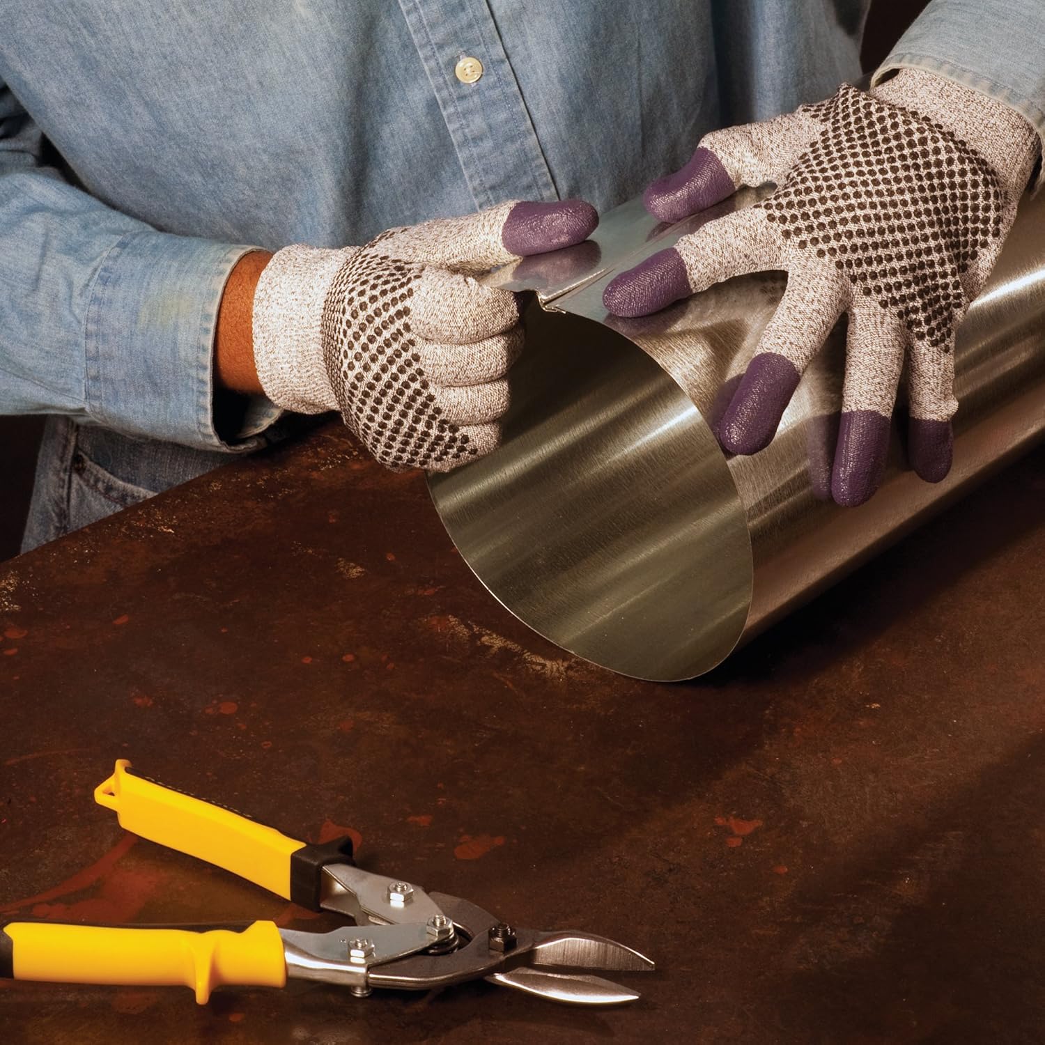 KLEENGUARD G60 Purple Nitrile Cut Resistant Gloves (97430), Size 7.0 (Small), Grey and Black with Purple Fingertips, Ambidextrous, 1 Pack, 24 Gloves