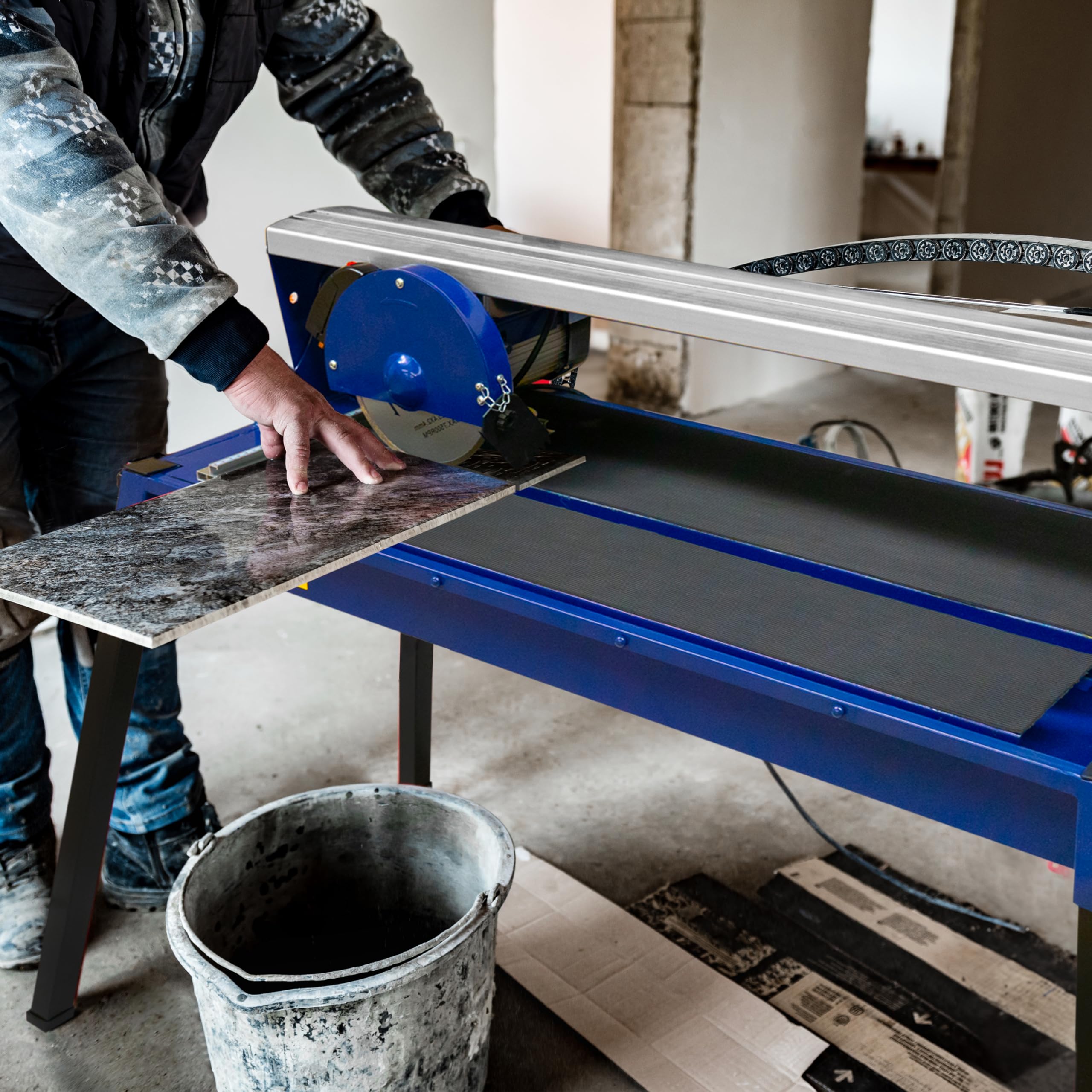 Scie à Carrelage sur Table de Sciage de 720mm, Coupe Carreaux Électrique, Scie de Table, Moteur Robuste de 800W, Angle de couple 0-45°, Portable [2x Lames Diamantées & Laser Guide de Coupe INCLUS]