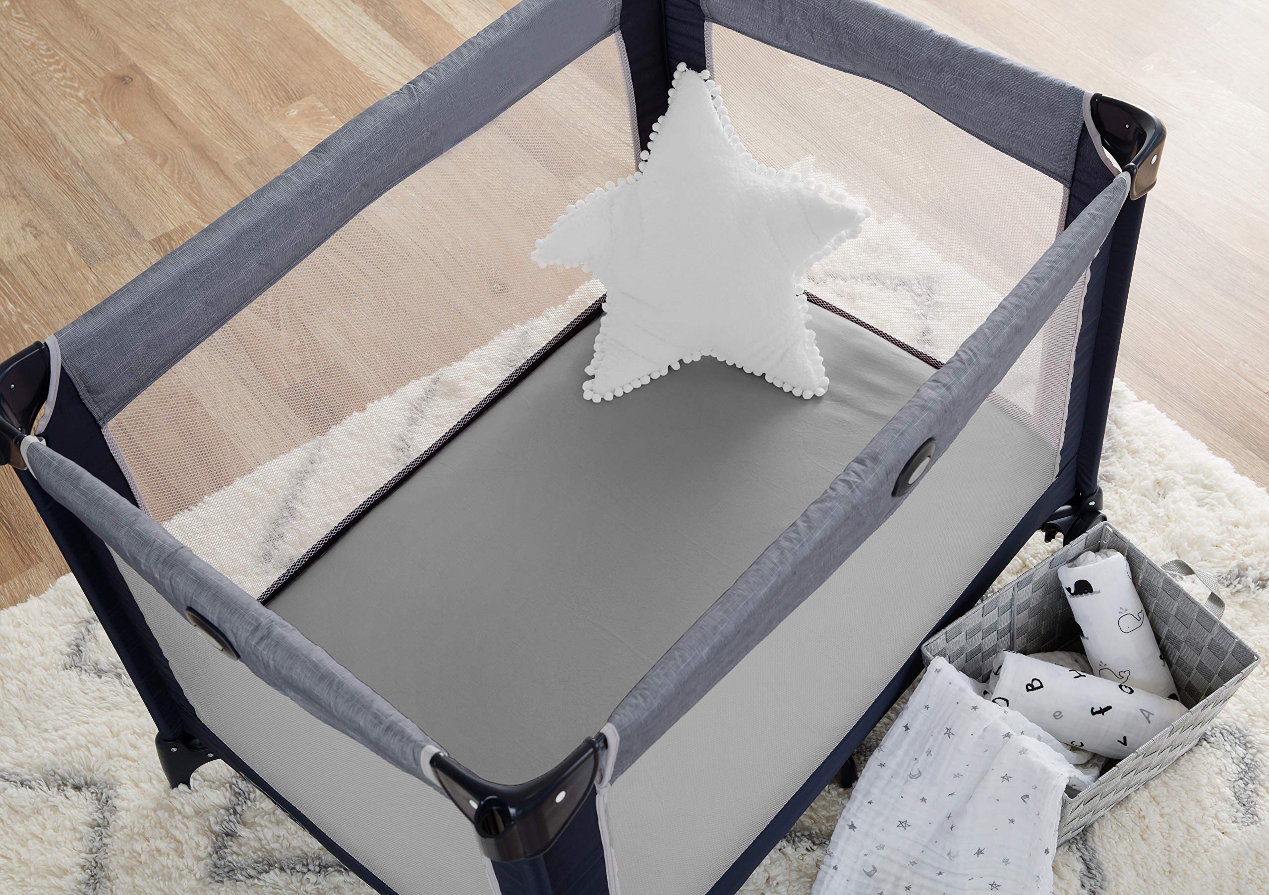 American Baby Company Confezione da 2 lenzuola con angoli in 100% cotone naturale, 99,1 x 68,6 cm, morbide e traspiranti, per playard e mini culla, grigio stelle e grigio, per ragazzi e ragazze