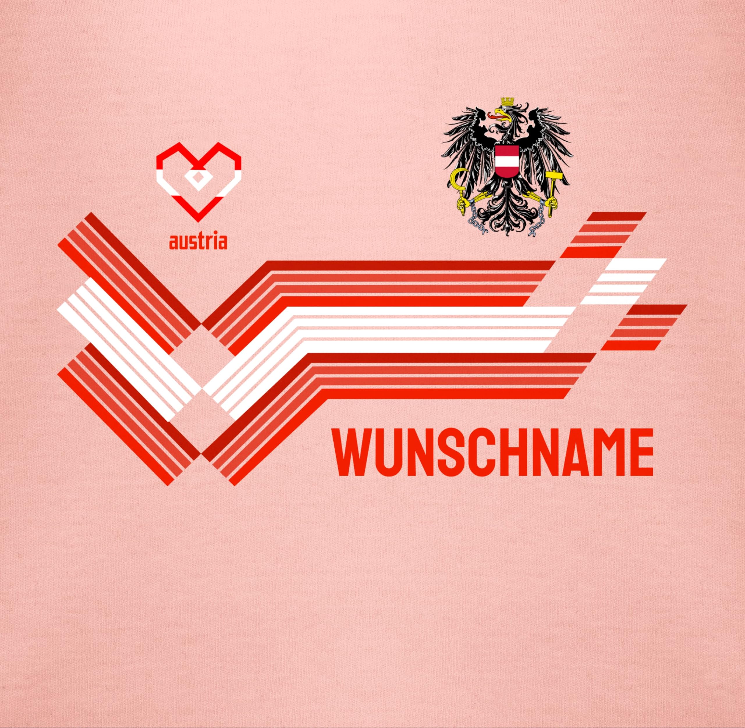 Geschenk mit Namen personalisiert by Shirtracer - Baby Body Junge Mädchen - 2024 Fussball EM Fanartikel - Personalisierbares Österreich Motiv Trikot | Individuelles Austria Design mit Wappen und