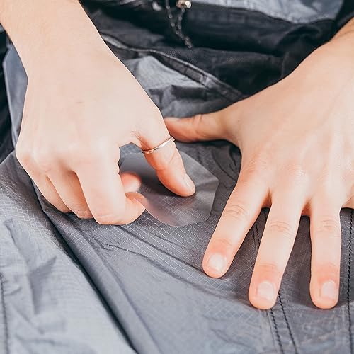 Miniatura 10 de GEAR AID Tenacious Cinta hexagonal de 2.5 pulgadas, tela de nailon para exteriores, parches de reparación de vinilo, despegar y pegar para fijar