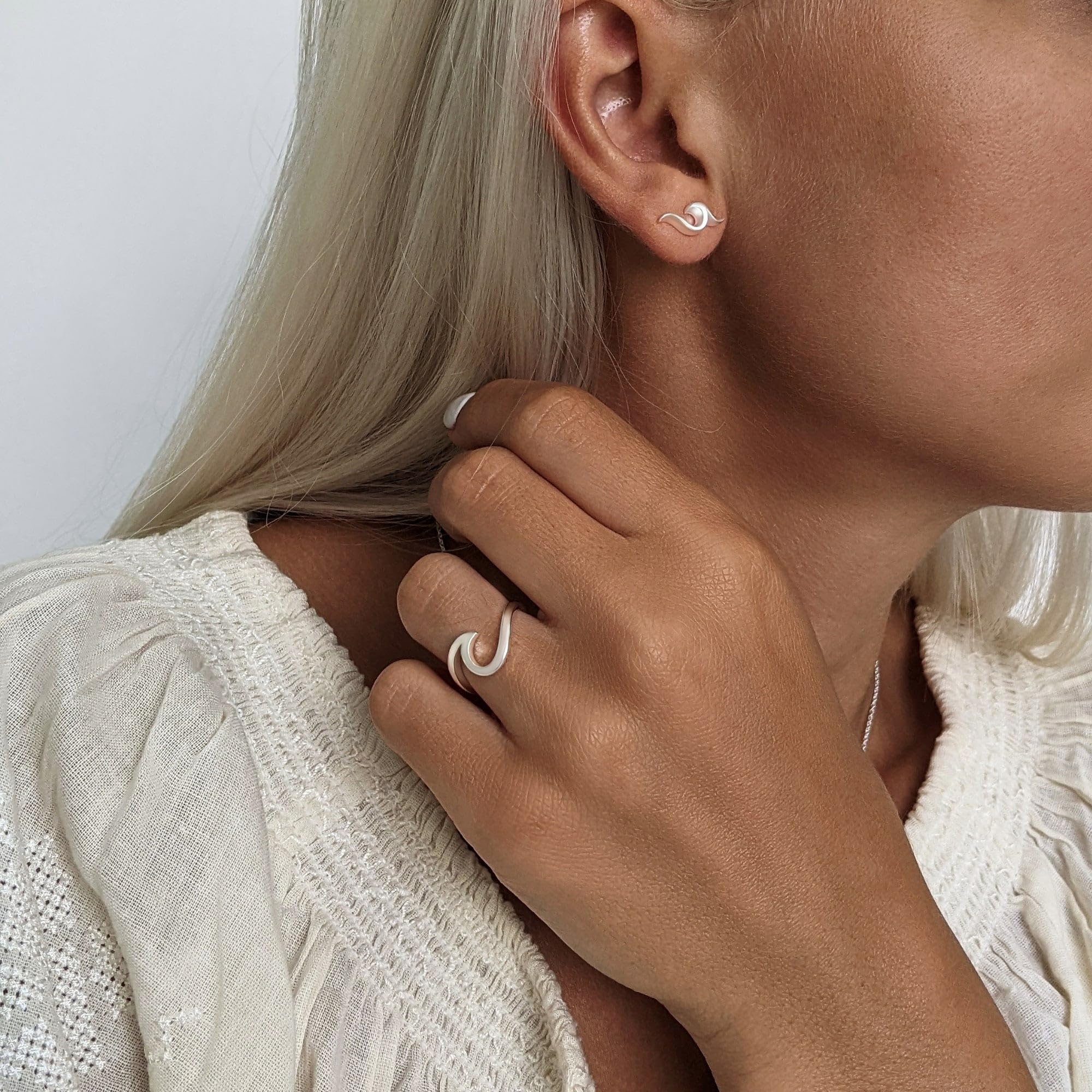 81stgeneration Anillo Plata de Ley Olas del Océano Mujer | Anillo Espiral Plata 925 | Diseño Simple Banda Ondulada Náutica | Joyas Surferas Inspiradas Océano | Accesorio Sirena | Anillos Apilables