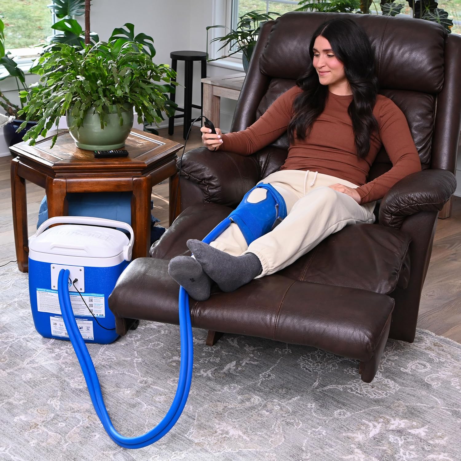 Polar Active Ice 3.0 Cold Therapy Ice Machine System with Programmable Timer, Knee and Joint Compression Pad, Lightweight 16 Quart Cooler, Quiet Pump, Strong Cryotherapy Pain Relief Treatment