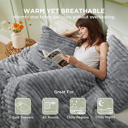 Miniatura 3 de Bedsure Juego de edredón esponjoso tamaño King, edredón de piel sintética súper suave, tamaño King, color gris, juego de ropa de cama de forro polar