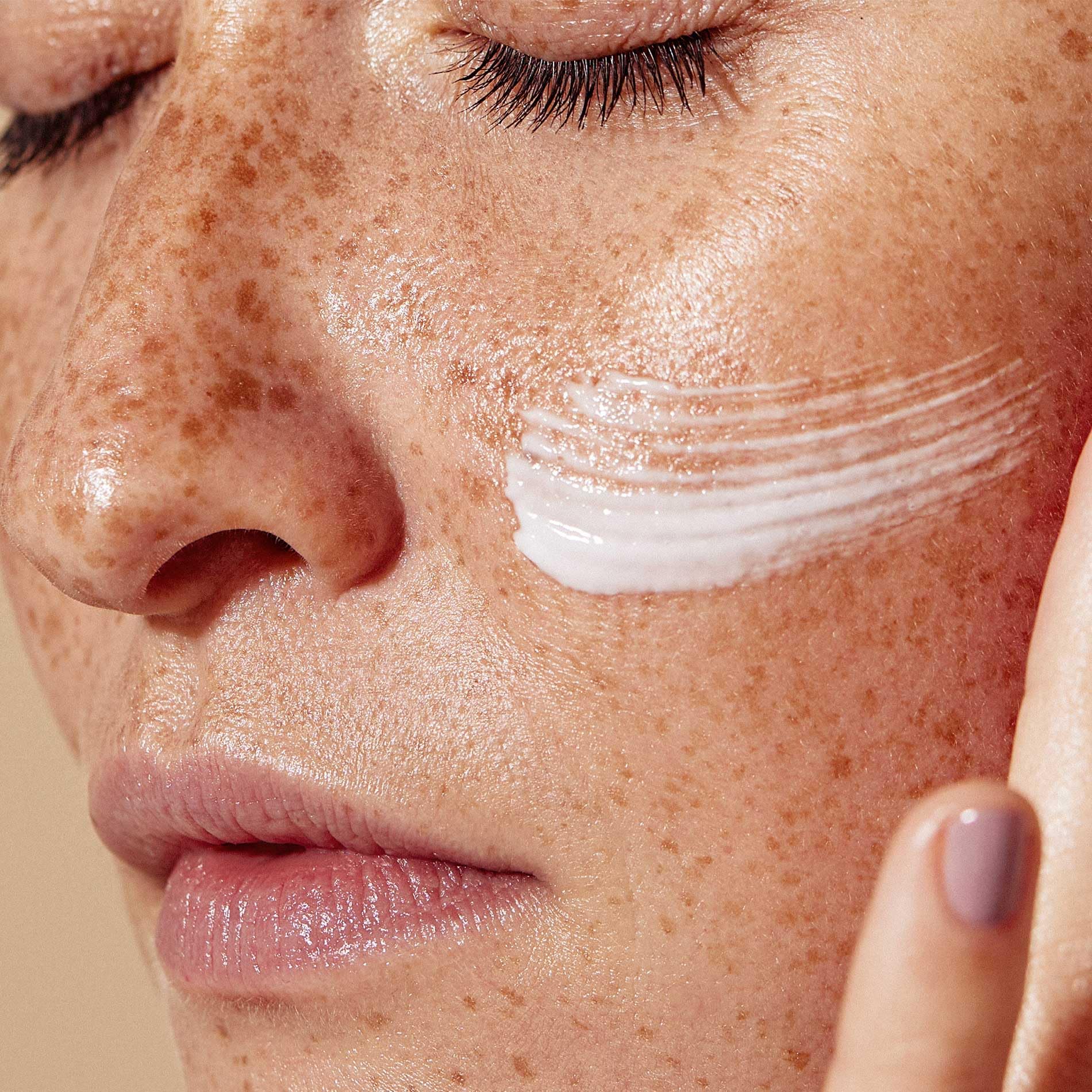 Serum do twarzy z ultra-mocnym kwasem hialuronowym I koloidalne złoto 20 Ppm Pure 100% Organic I Przeciwzmarszczkowy, przeciw plamom i przeciwstarzeniowy 30 ML Made In Italy