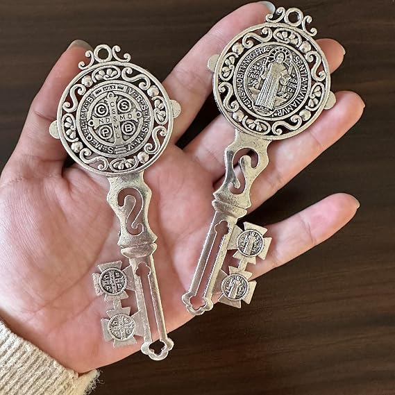 2Pcs/Set Enamel Double Side Saint Benedict 4.9inchX2.9inch Key Blessing For Protection - Medalla de san benito Home and Door hanger - Wall Hanger Catholic Easter Day Gifts - Llave de San Benito Gift (Silver)