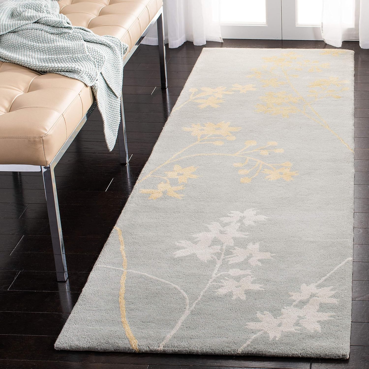 SAFAVIEH Soho Collection Runner Rug - 2'6" x 14', Light Blue & Multi, Handmade Wool & Viscose, Ideal for High Traffic Areas in Living Room, Bedroom (SOH316C)