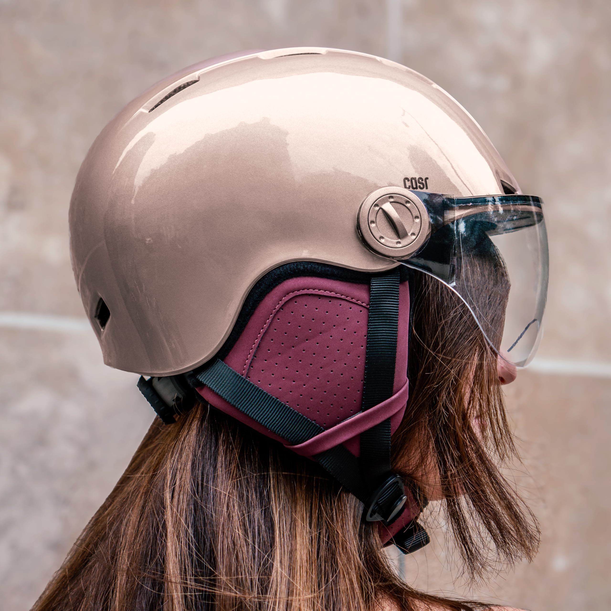 CASR Style - Casque Lifestyle Urbain pour Vélo & Trottinette Electrique - Visière Transparente & Cache-Oreille Amovibles - Confort Optimal pour Homme & Femme - Rose - Taille M