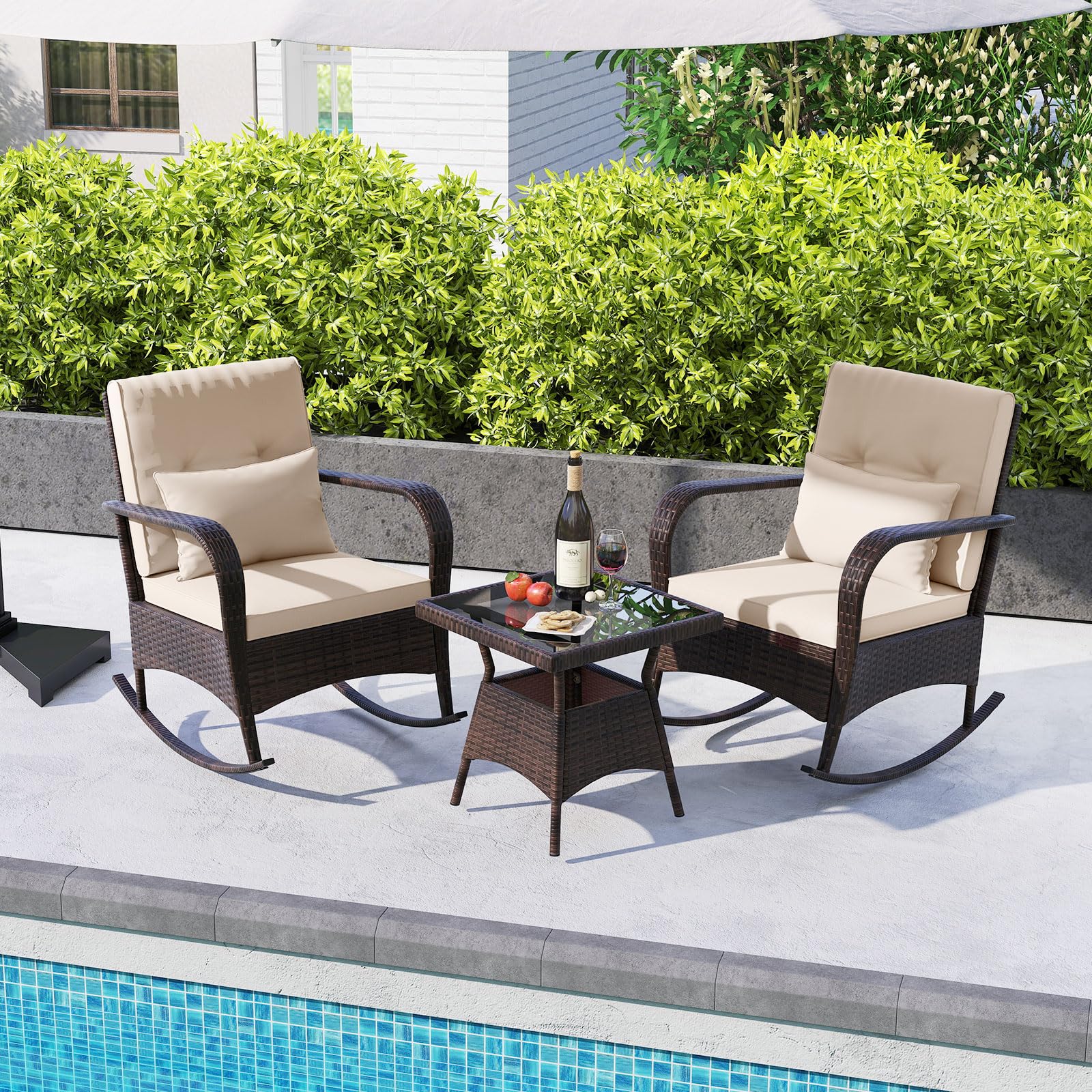 GIANTEX Juego de Mecedoras de Jardín de 3 Piezas, Conjunto de Muebles de Ratán PE con Mesa de Vidrio Templado, 2 Sillas Mecedroras y Cojines, Juego de Conversación Exterior para Terraza Patio Piscina