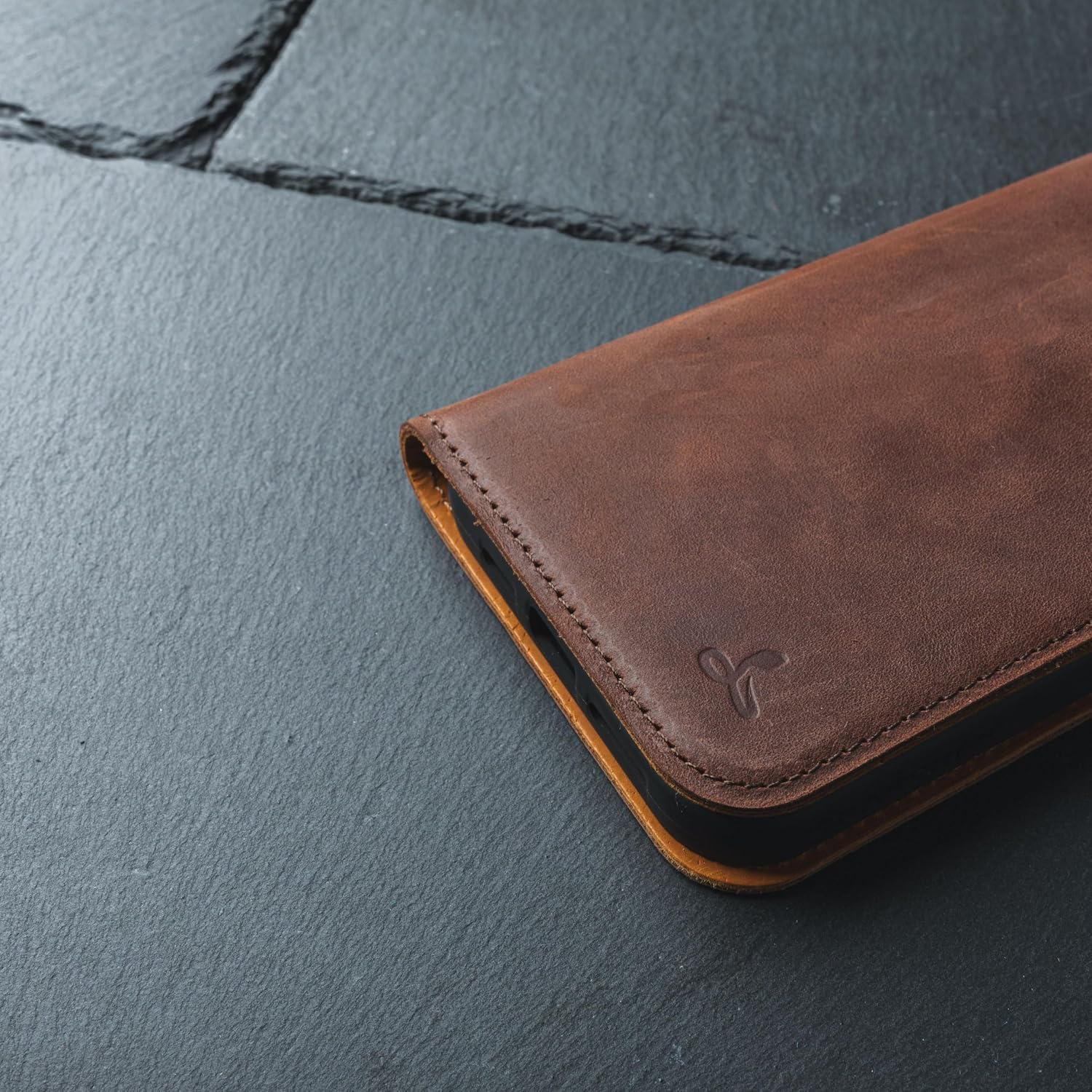 Snakehive Leather Wallet for iPhone 15 Plus - Real Leather Wallet Phone Case - Genuine Leather with Viewing Stand and 3 Card Holder - Flip Folio Cover with Card Slot (Brown)