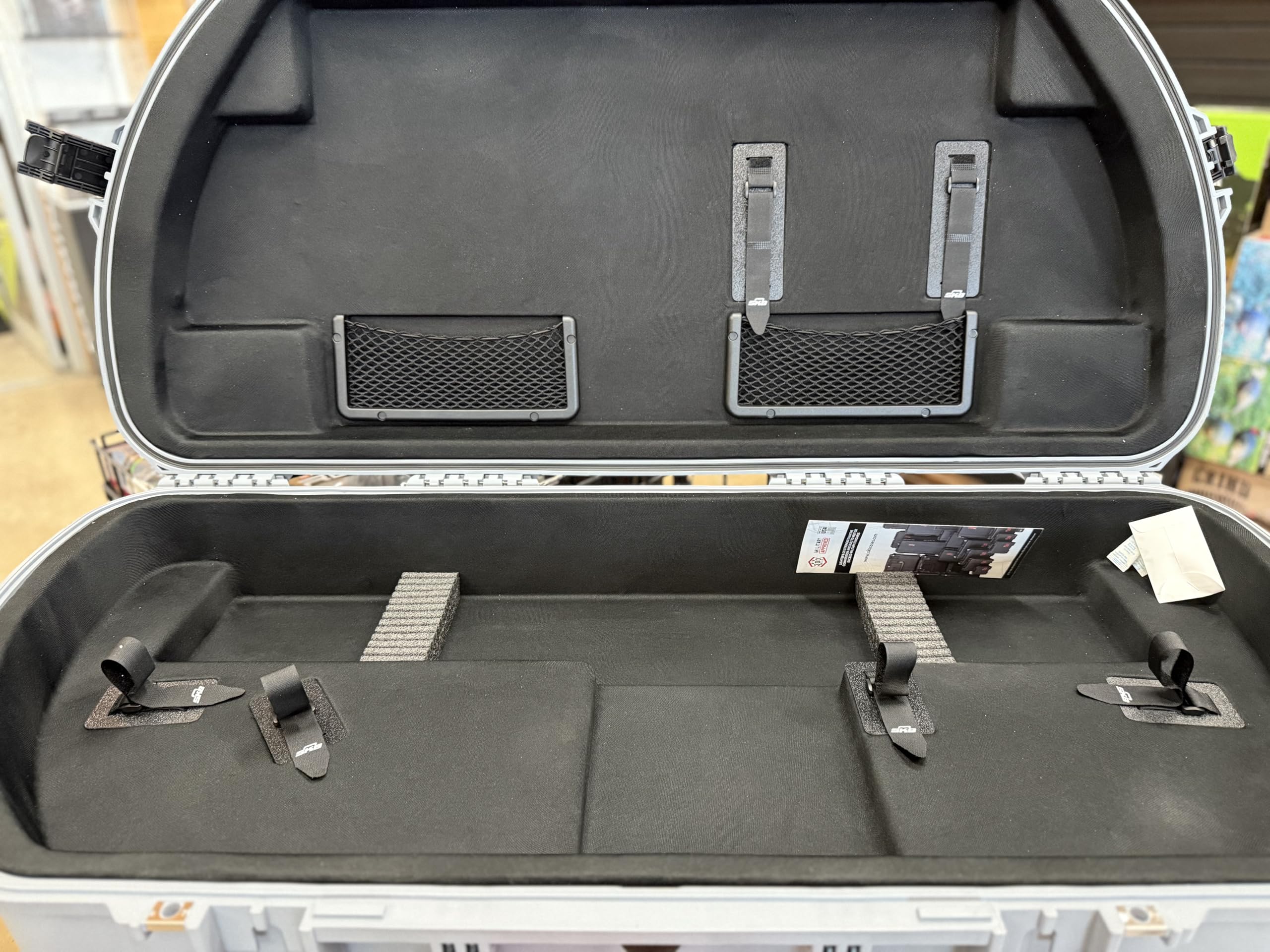 SKB iSeries Shaped Bow Case Gray