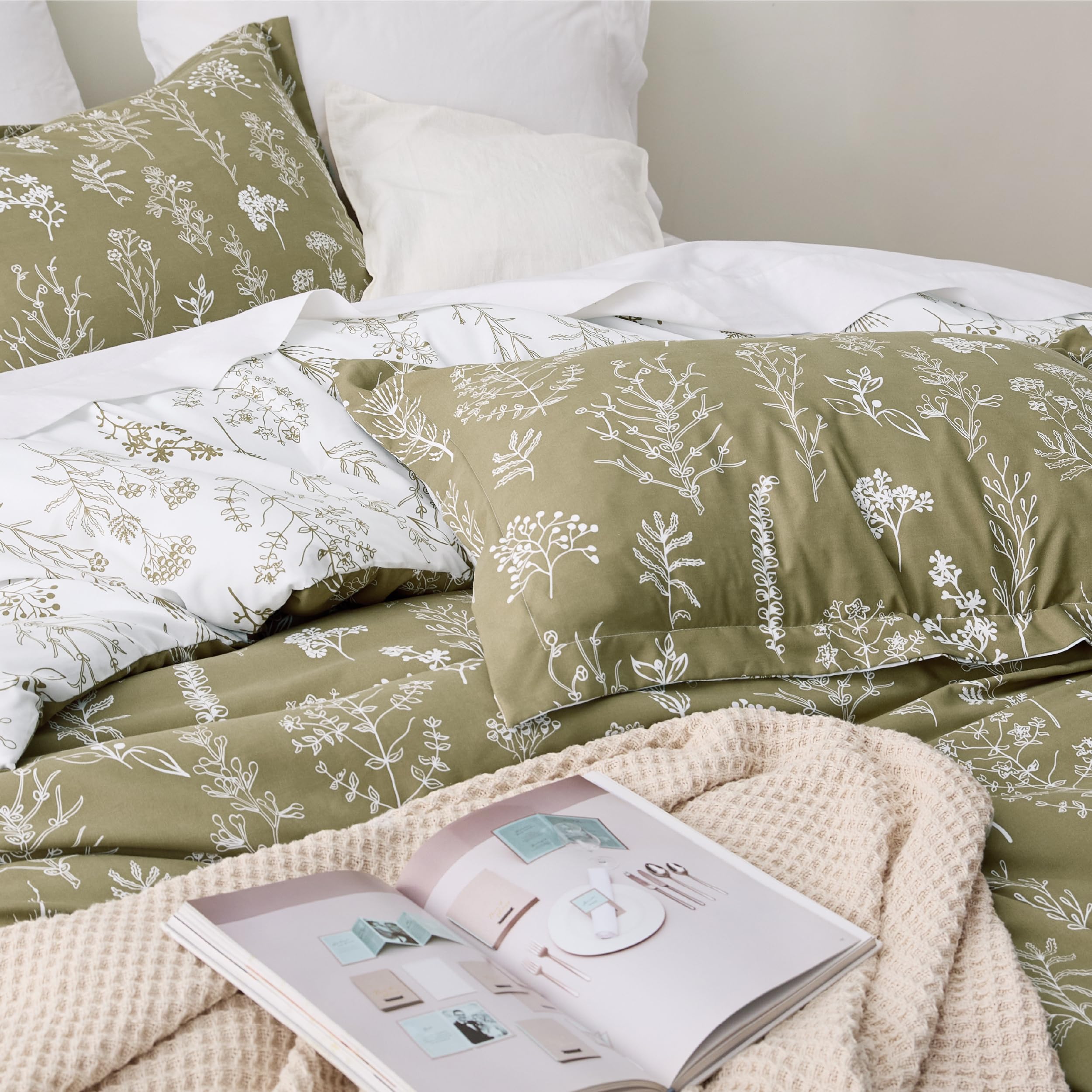 Bedsure Duvet Cover King Size - Botanical Floral Duvet Cover Set with Zipper Closure, Olive Green Bedding Set, 3 Pieces, 1 Duvet Cover 104"x90" with 8 Corner Ties and 2 Pillow Shams 20"x36"