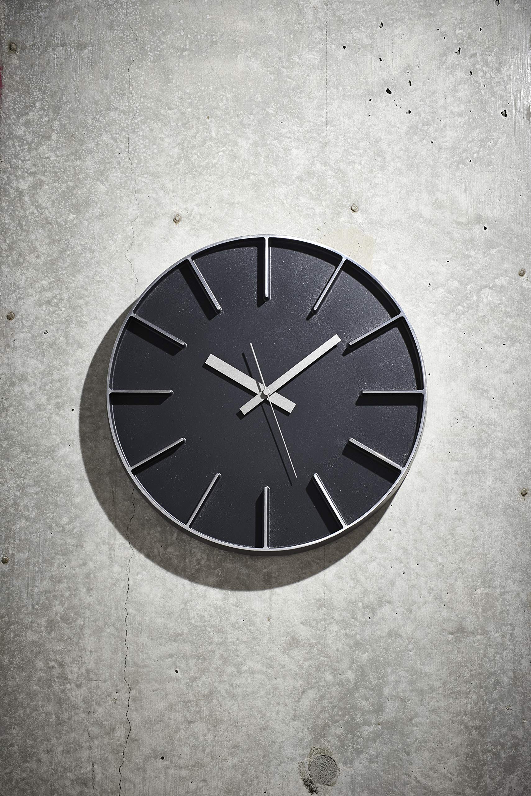 未使用　レムノス 壁掛け時計 ブラック AZ-0115 アルミニウム Lサイズ Amazon.co.jp: レムノス(Lemnos) 掛時計 アナログ エッジ