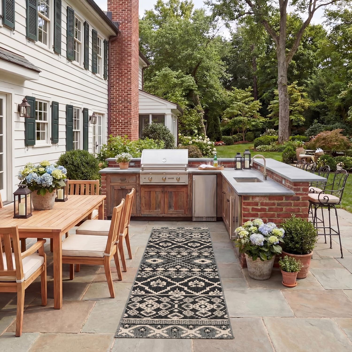 SAFAVIEH Washable Rug Outdoor Veranda Collection - 2'3" x 8' Runner, Grey & Beige, Non-Shedding & Easy to Clean, Ideal for Patio, Backyard, Mudroom (VER097-3435)
