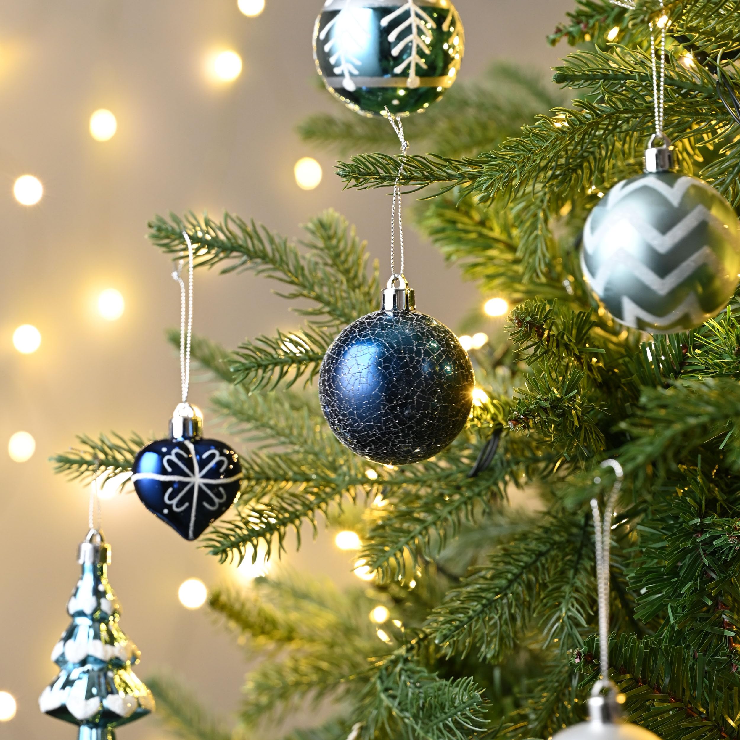 Valery Madelyn Weihnachtskugeln Plastik Christbaumkugeln 70er Set Weihnachtsbaumschmuck mit Aufhänger Weihnachtsdeko Winterwünsches Thema Silber Blau MEHRWEG Verpackung 3-16cm