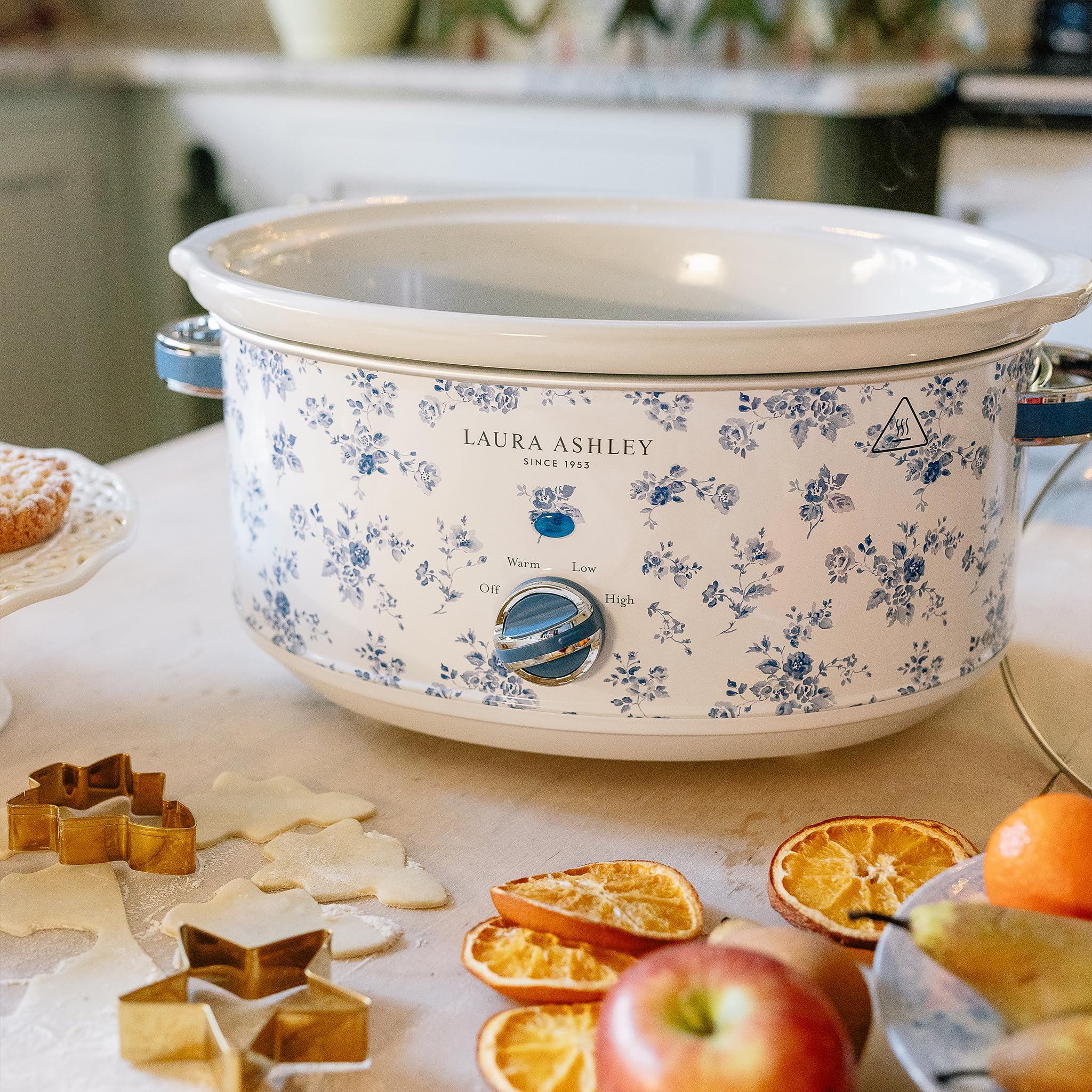 Laura Ashley Mijoteuse Electrique 6,5 Litres avec Imprimé China Rose par VQ - Slow Cooker pour 8 à 10 Personnes, Économique en Énergie, avec 3 Réglages de Température et un Couvercle en Verre Trempé