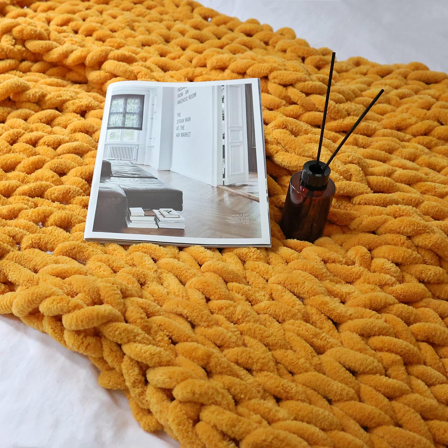 Maetoow Chenille Chunky Knit Blanket Throw （50×60 Inch）, Handmade Warm & Cozy Blanket Couch, Bed, Home Decor, Soft Breathable Fleece Banket, Christmas Thick and Giant Yarn Throws，Mustard Yellow