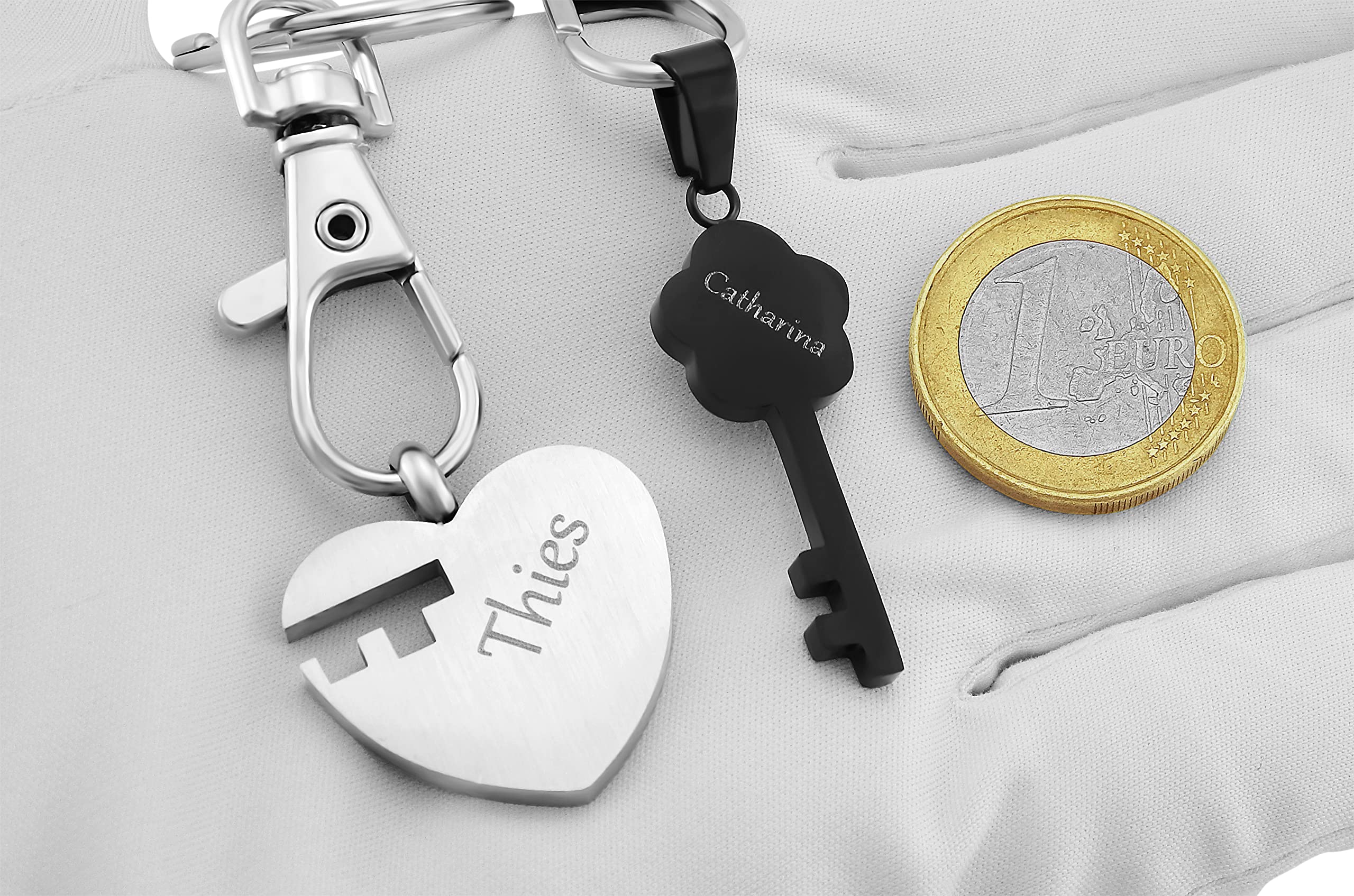 Schlüsselanhänger personalisiert 2 Stück Herz und Schlüssel | Schlüsselanhänger mit Gravur Set Edelstahl Silber schwarz | personalisierte Schlüsselanhänger für Paare Freund Freundin Partner