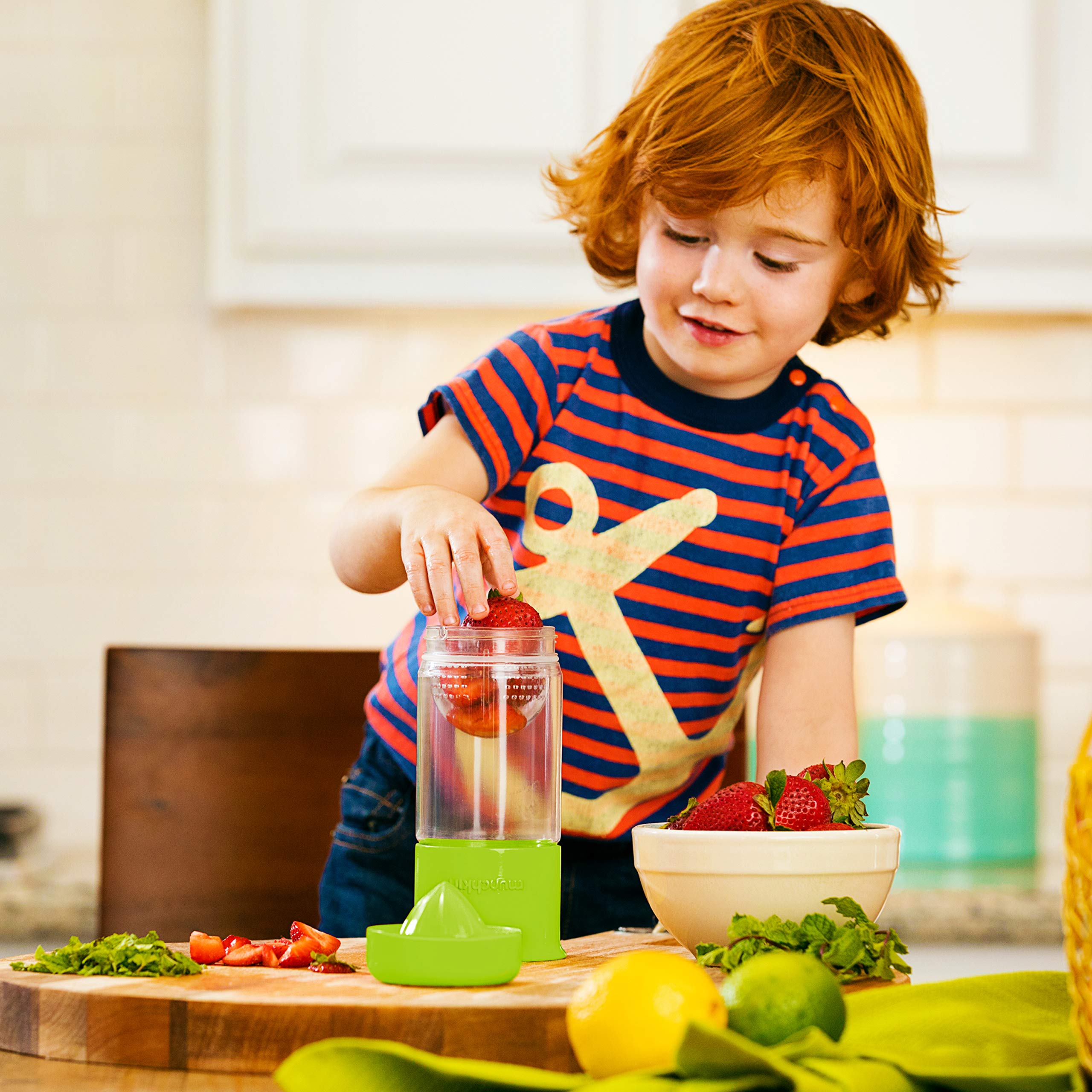 Munchkin It's a Miracle! 360 Sippy Cup Gift Set, Includes 10oz Miracle Cup and 14oz Miracle Fruit Infuser, Blue/Green