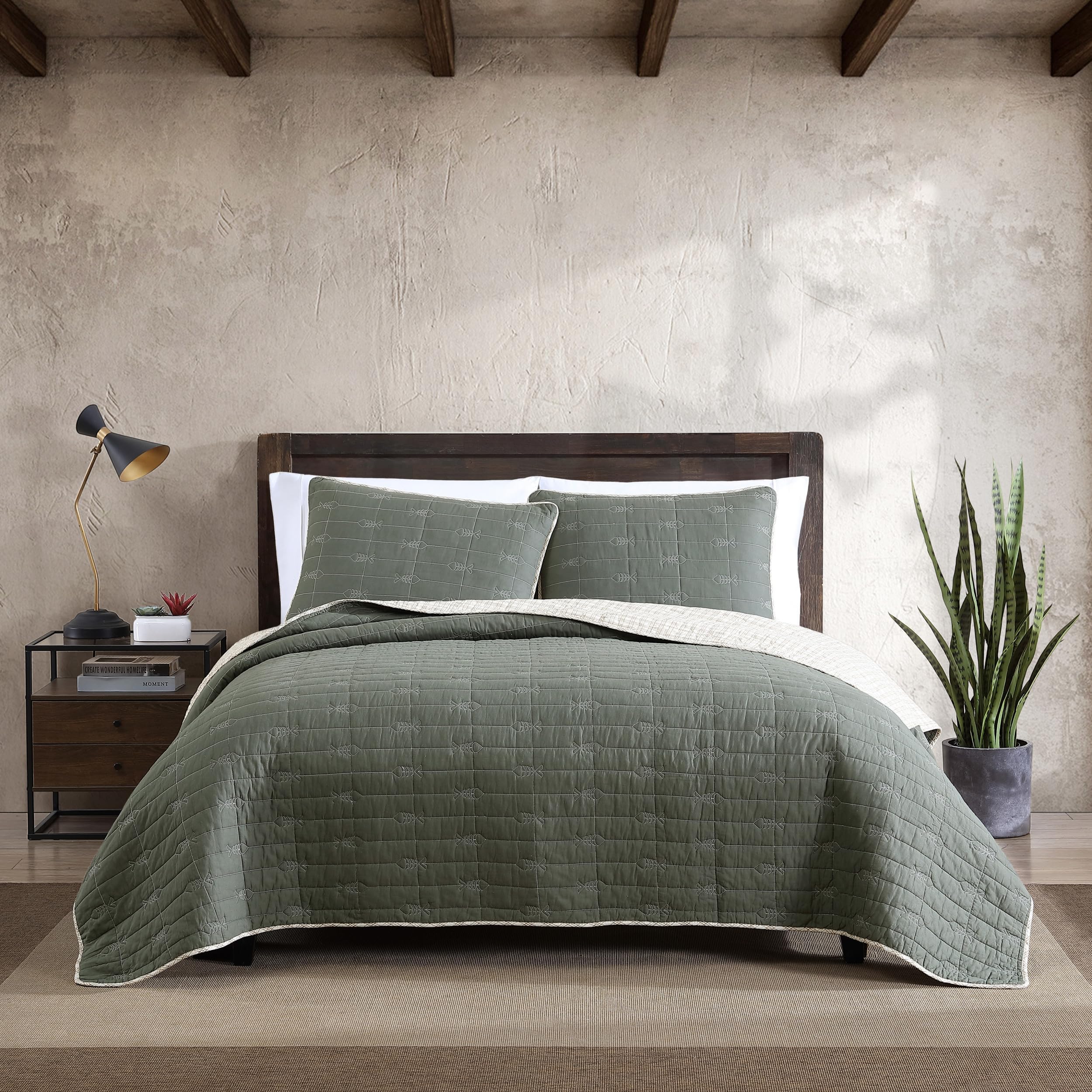Eddie Bauer - Queen Quilt Set, Reversible Cotton Blend Bedding with Lightweight Feel, 3 Piece Bed Set with Matching Pillowcases (Troutdale Green)