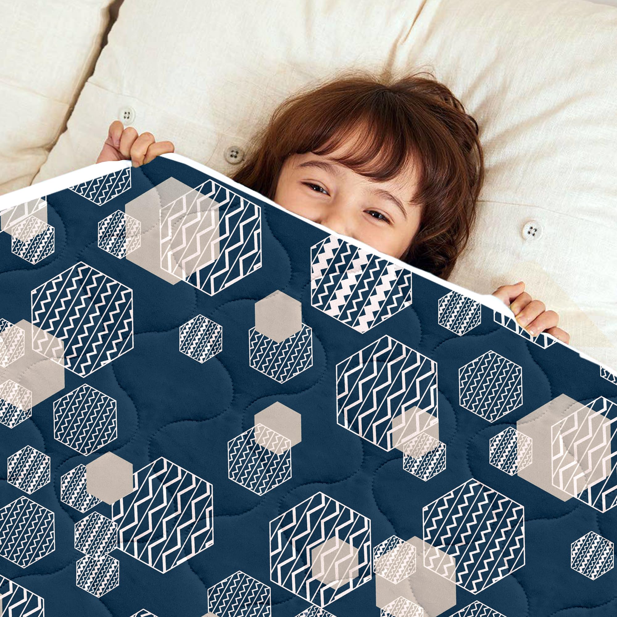 Divine Casa 120 GSM Microfiber Reversible Kids Single Bed Comforter | Lightweight & Cozy | All-Season Bedding for Babies & Kids | 135 x 100 cm, Midnight Grey-picture-17
