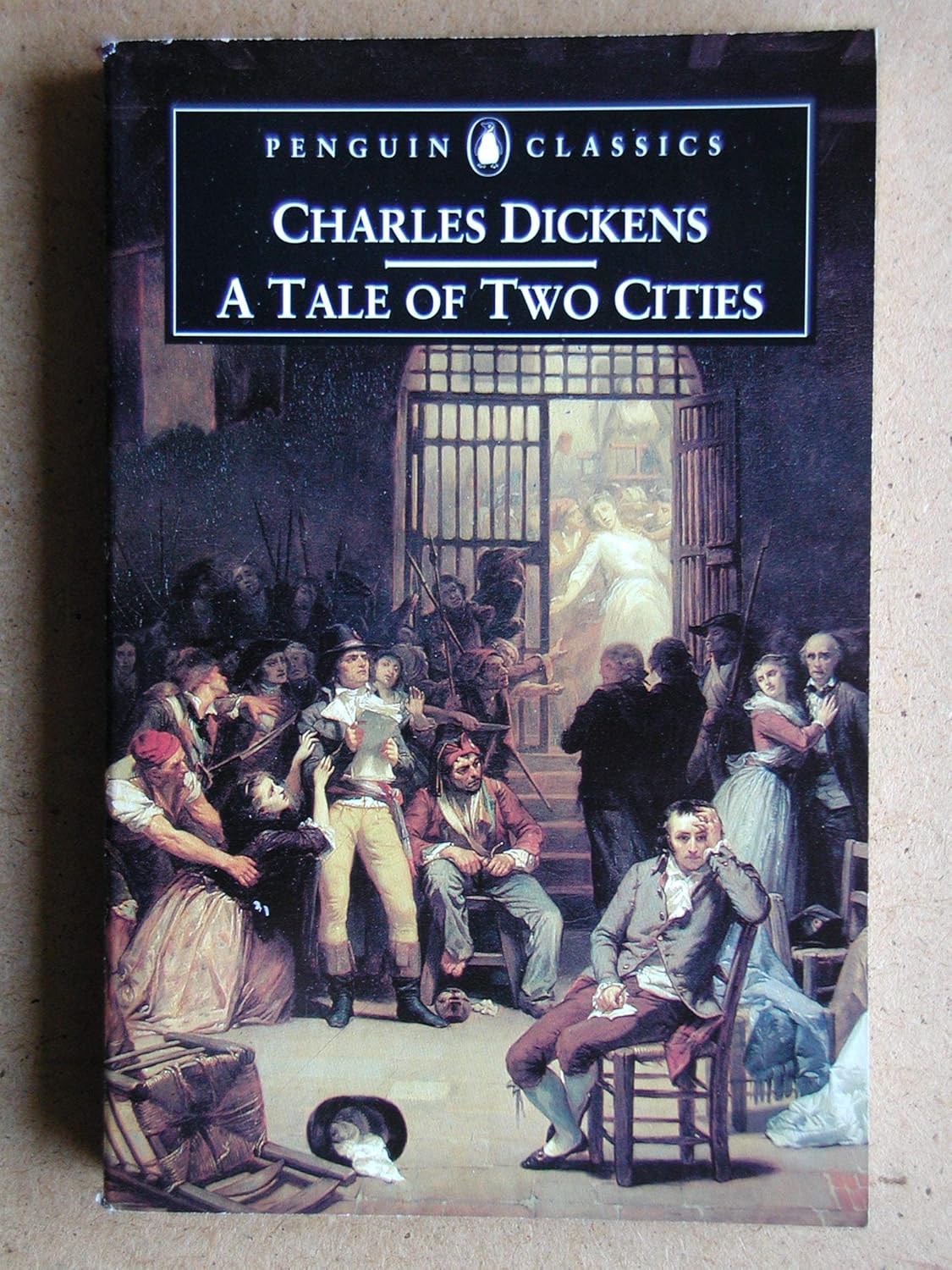 Amazon | A Tale of Two Cities (Penguin Classics) | Dickens, Charles ...