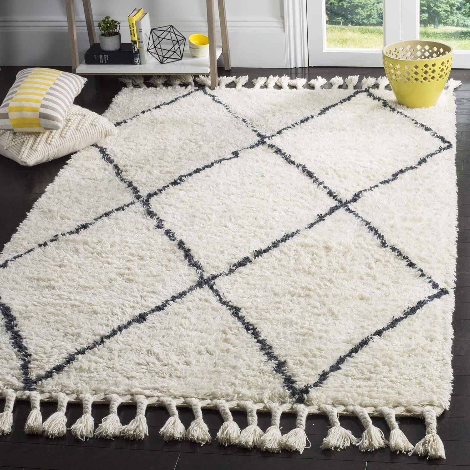 SAFAVIEH Casablanca Shag Collection 4' x 6' Ivory/Grey CSB726A Handmade Moroccan Trellis Tassel Premium New Zealand Wool 1-inch Thick Area Rug