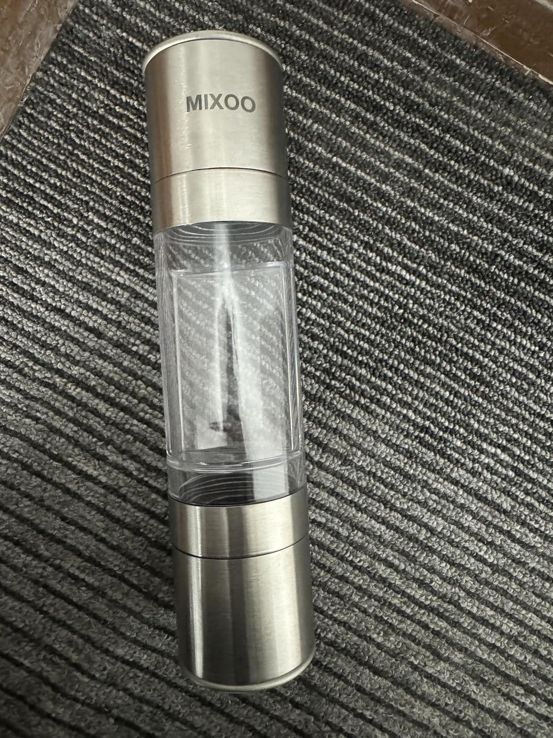 Mixoo 2-in-1 Salt & Pepper Grinder That Does Double Duty - image 8