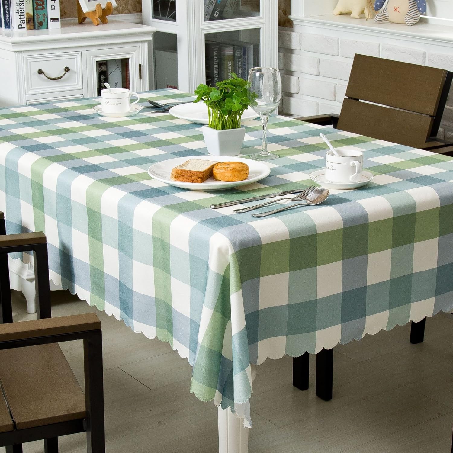 OstepDecor Water Resistant Tablecloth, Table Cloths Rectangle, Polyester Decorative Table Top Cover for Kitchen Dining Room End Table, Square, 60 x 60 Inches, 4 Seats, Green
